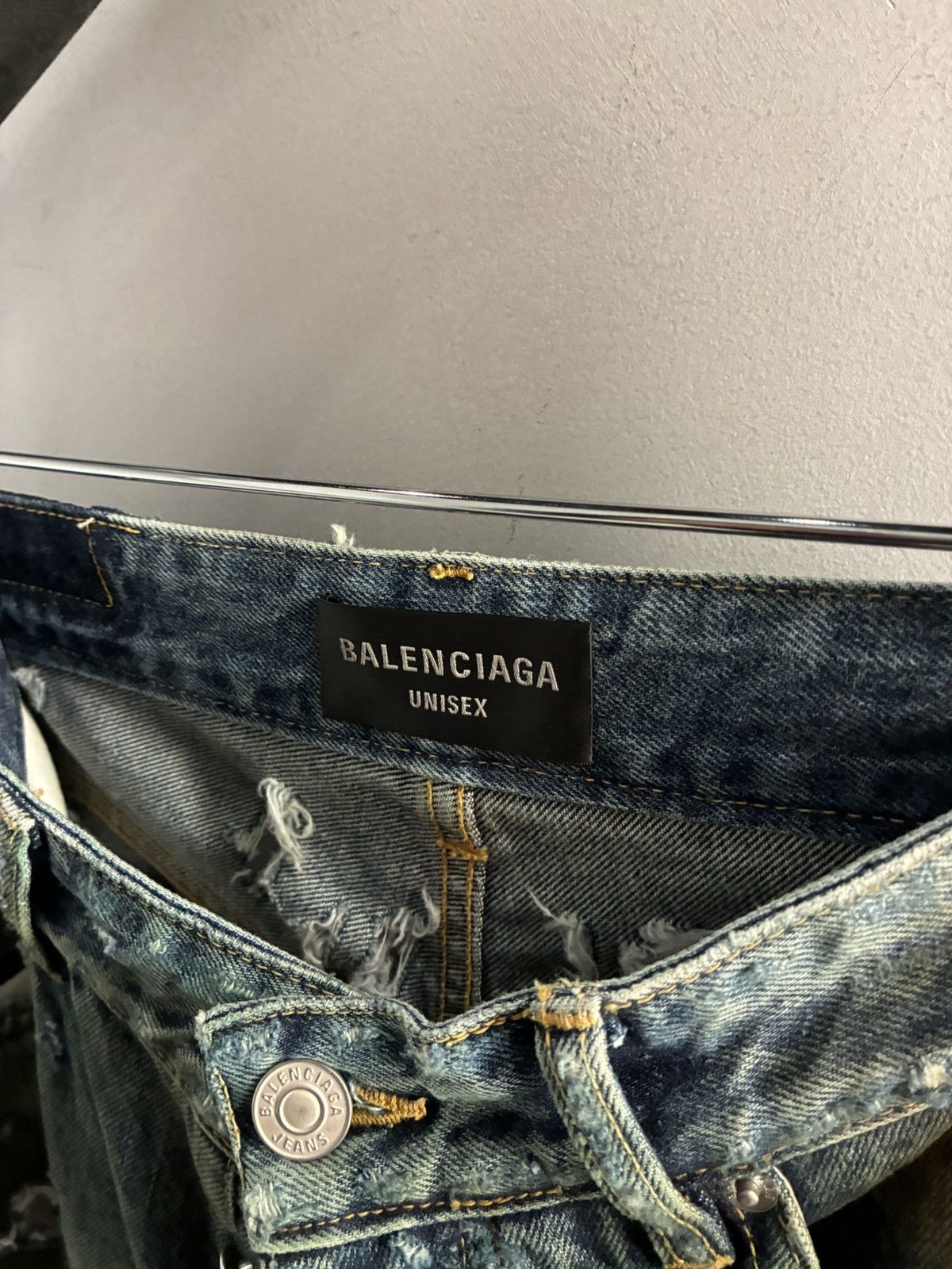 Balenciaga BALENCIAGA Super Destroyed Baggy Pants Size US 30 / EU 46 - 4 Thumbnail