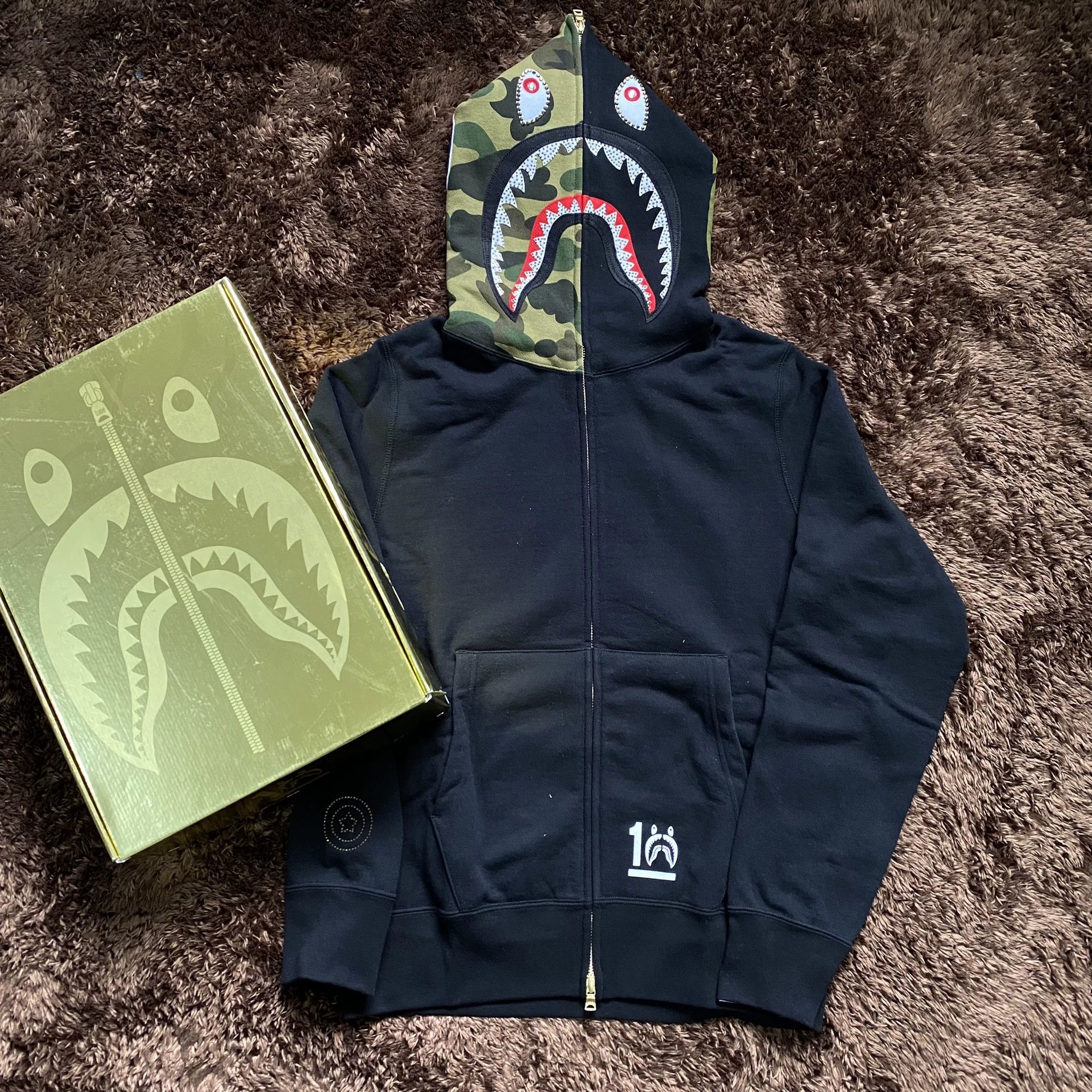 Bape Bape Shark Gold Hoodie m Men Size US M / EU 48-50 / 2 - 1 Thumbnail
