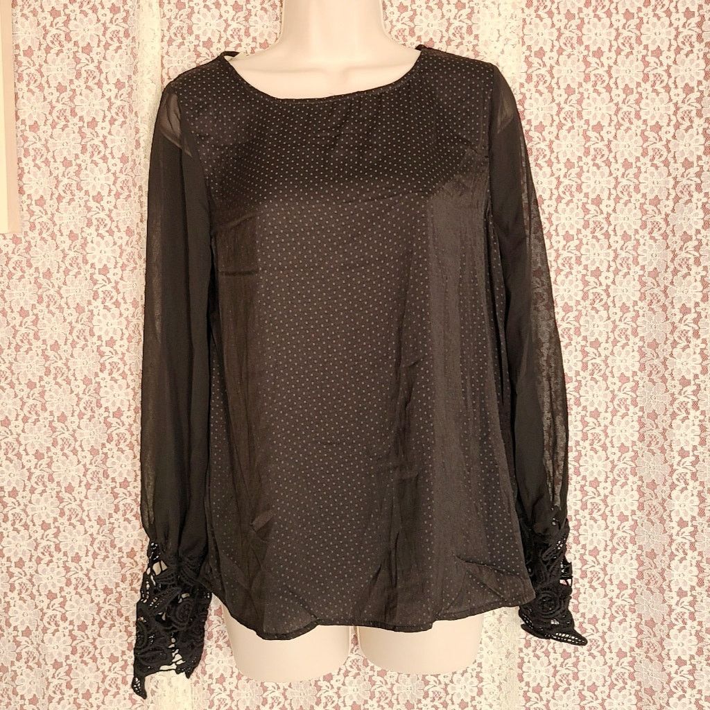 Other NWT Buckle Gimmicks black polka dot lace sleeve blouse small Size S / US 4 / IT 40 - 1 Thumbnail