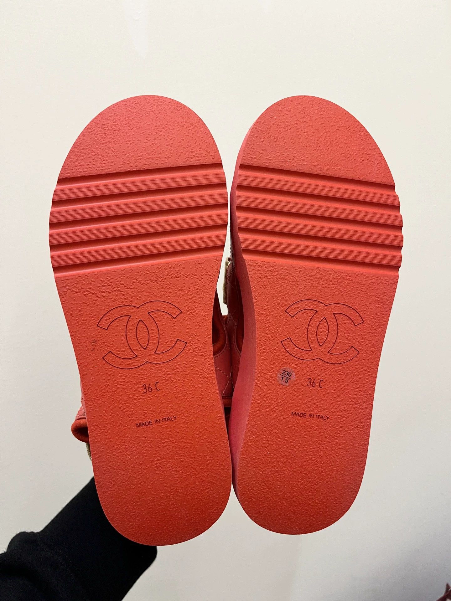 Chanel Chanel Red Velcro Sandals 36 EUR Pre-owned (creases) Size US 5.5 / IT 35.5 - 4 Thumbnail