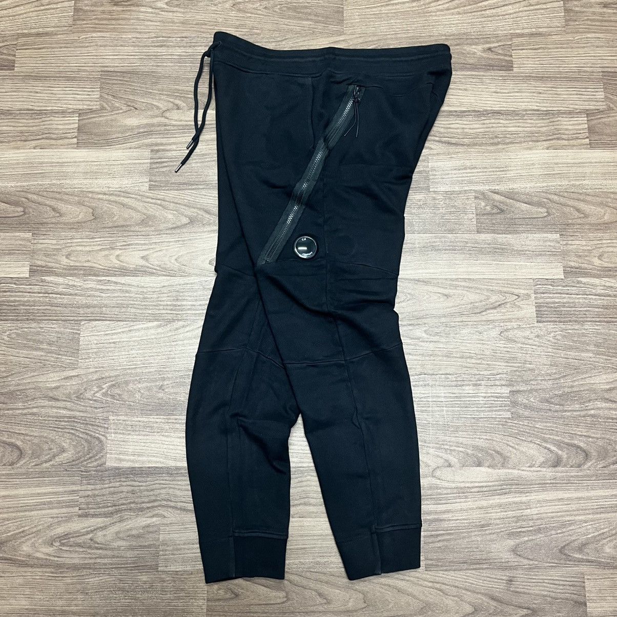 C.P. Company C.P Company Diagonal Raised Fleece Sweatpants Size US 32 / EU 48 - 1 Thumbnail