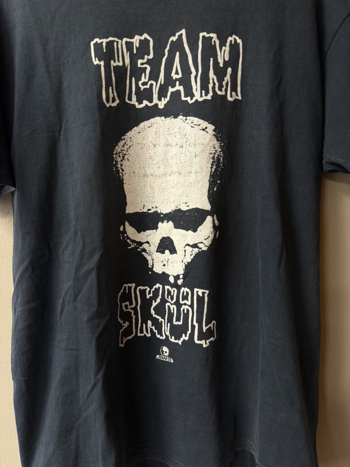 Vintage Vintage Faded 2000s Team Skull Skates Tee Size US L / EU 52-54 / 3 - 2 Thumbnail