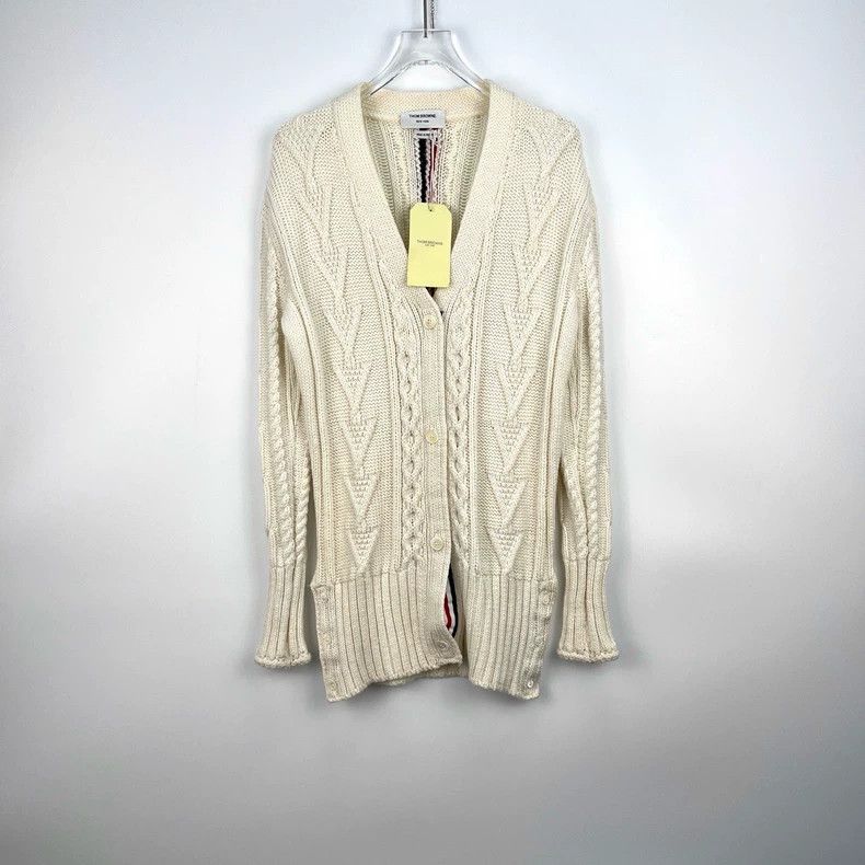 Thom Browne Thom Browne Size 42Classic logo twist cardigan in off-white Size US XS / EU 42 / 0 - 3 Thumbnail