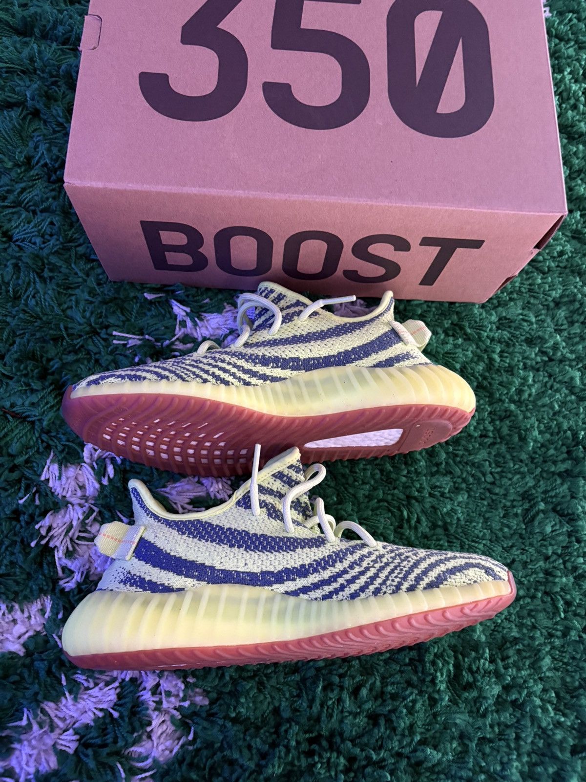 Adidas Yeezy Boost 350 V2 Semi Frozen Size US 8 / EU 41 - 4 Thumbnail