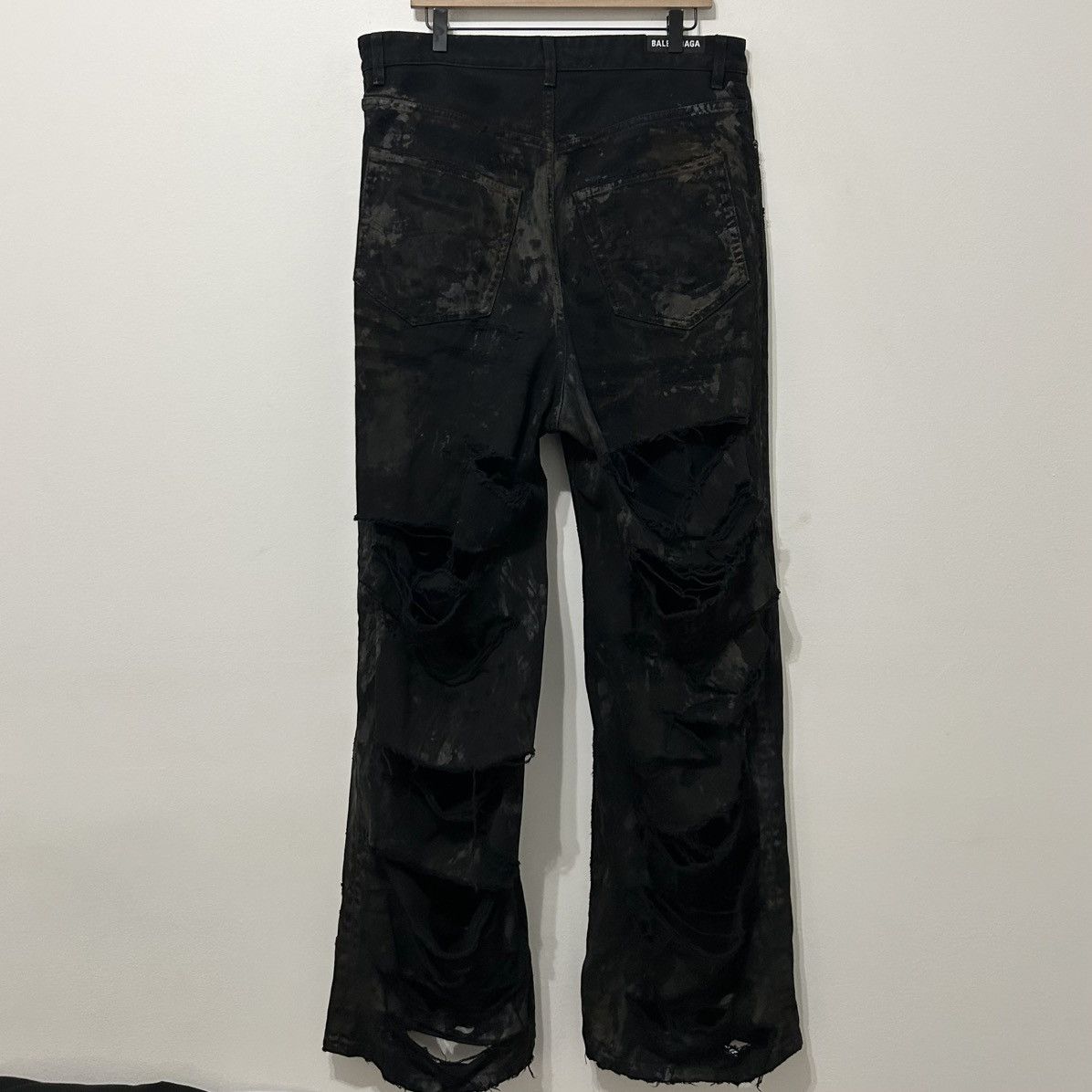 Balenciaga Balenciaga Mud Show Destroyed Denim Size US 34 / EU 50 - 2 Thumbnail