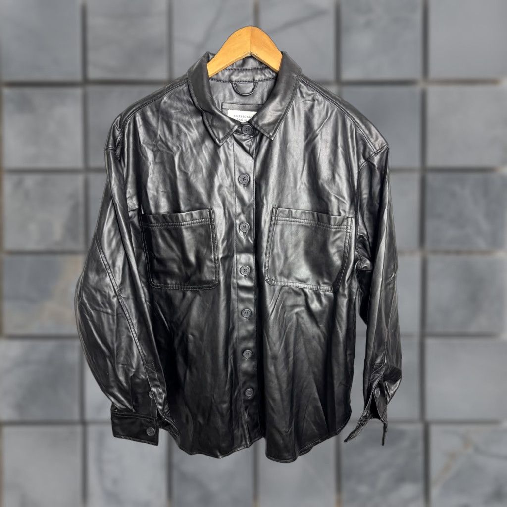 American Eagle Outfitters American Eagle Outfitters Shirt Jacket Womens Large Black Faux Leather Button Shacket Size L / US 10 / IT 46 - 1 Thumbnail