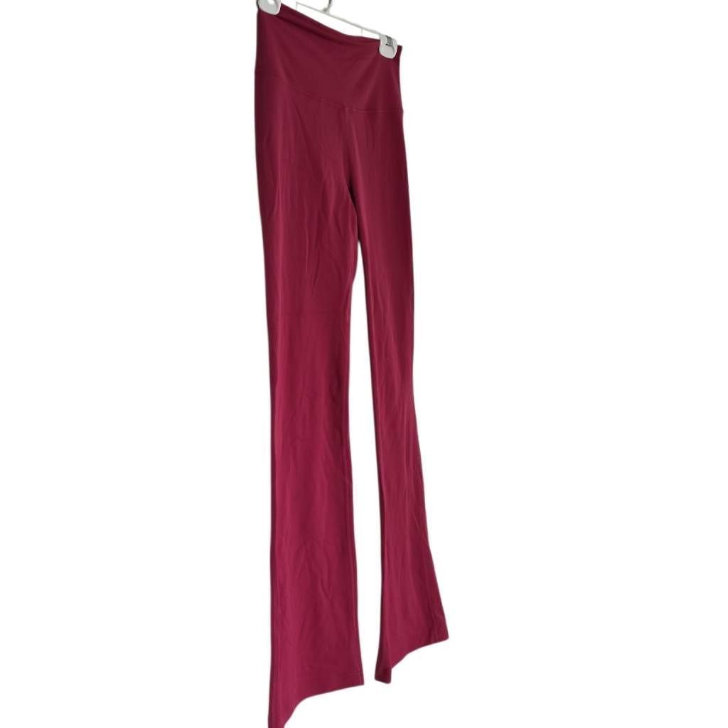 Lululemon Lululemon Women's Size 6 Pink Fuschia Flare Leggings Size 28" / US 6 / IT 42 - 3 Thumbnail