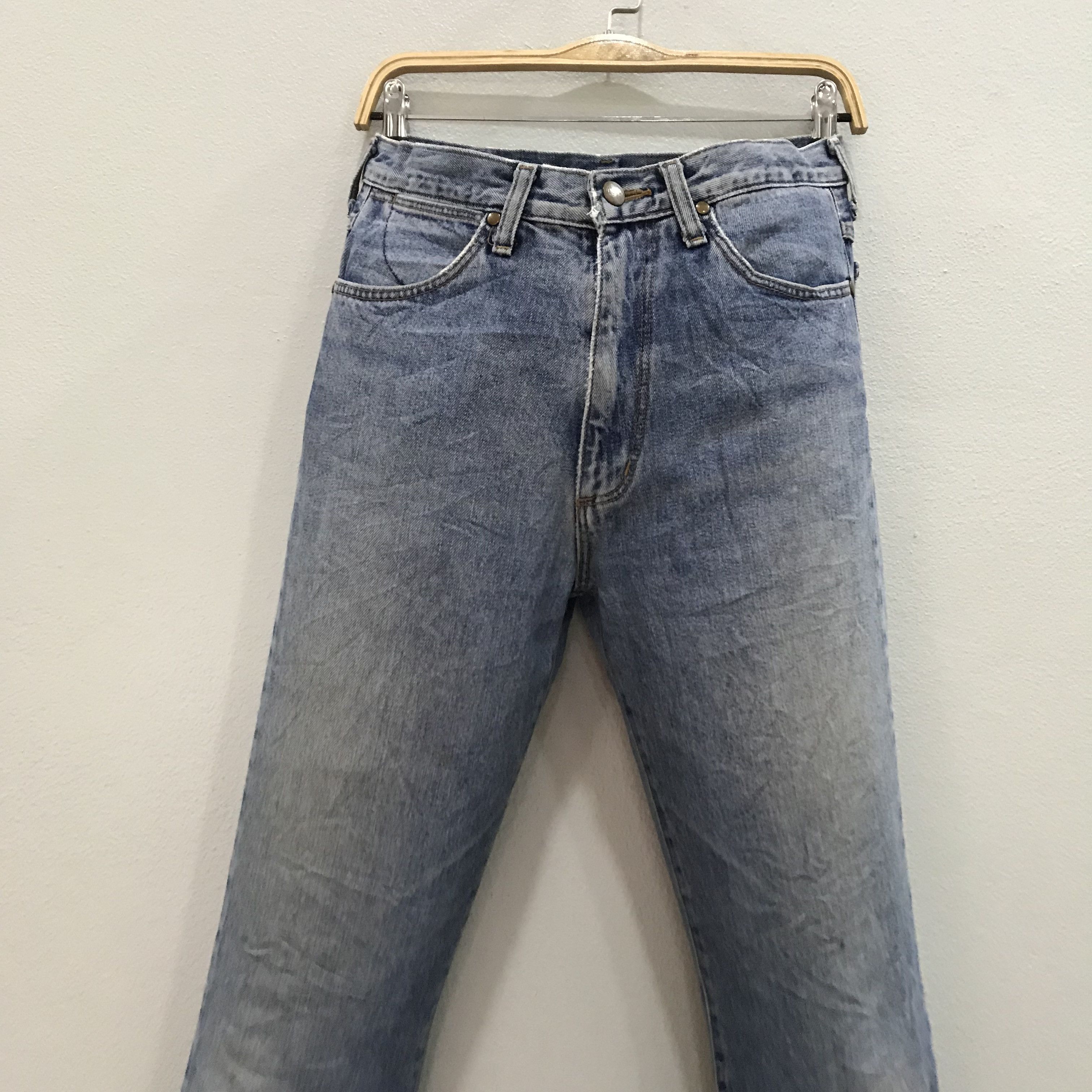 Wrangler Vintage 90s Wrangler Light Wash Straight/ Slight Flare Jeans Size US 31 - 3 Thumbnail