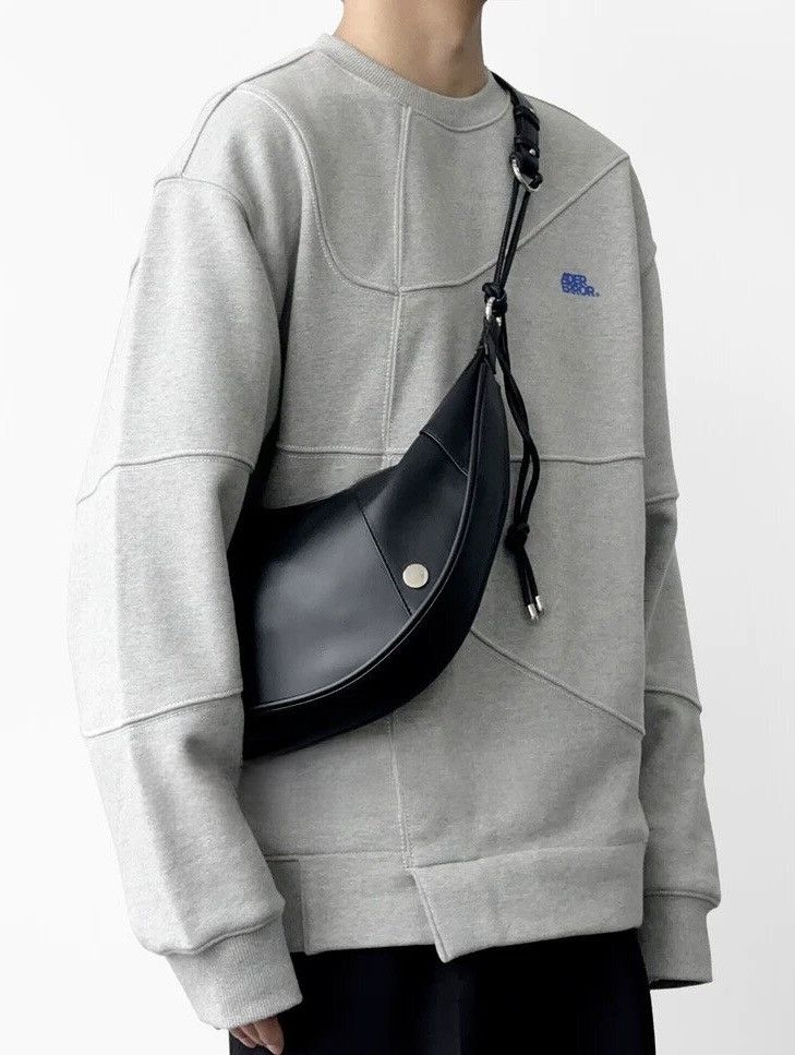 Japanese Brand × Vintage Outdoor retro faux leather curved hobo bag shoulder bag Size ONE SIZE - 2 Thumbnail