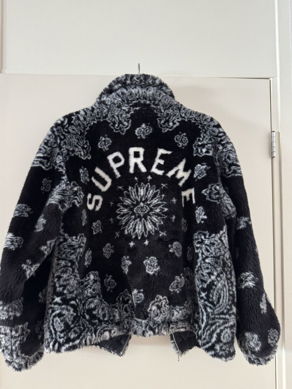 Supreme Supreme Bandana Faux Fur Bomber Jacket Size US M / EU 48-50 / 2 - 2 Thumbnail