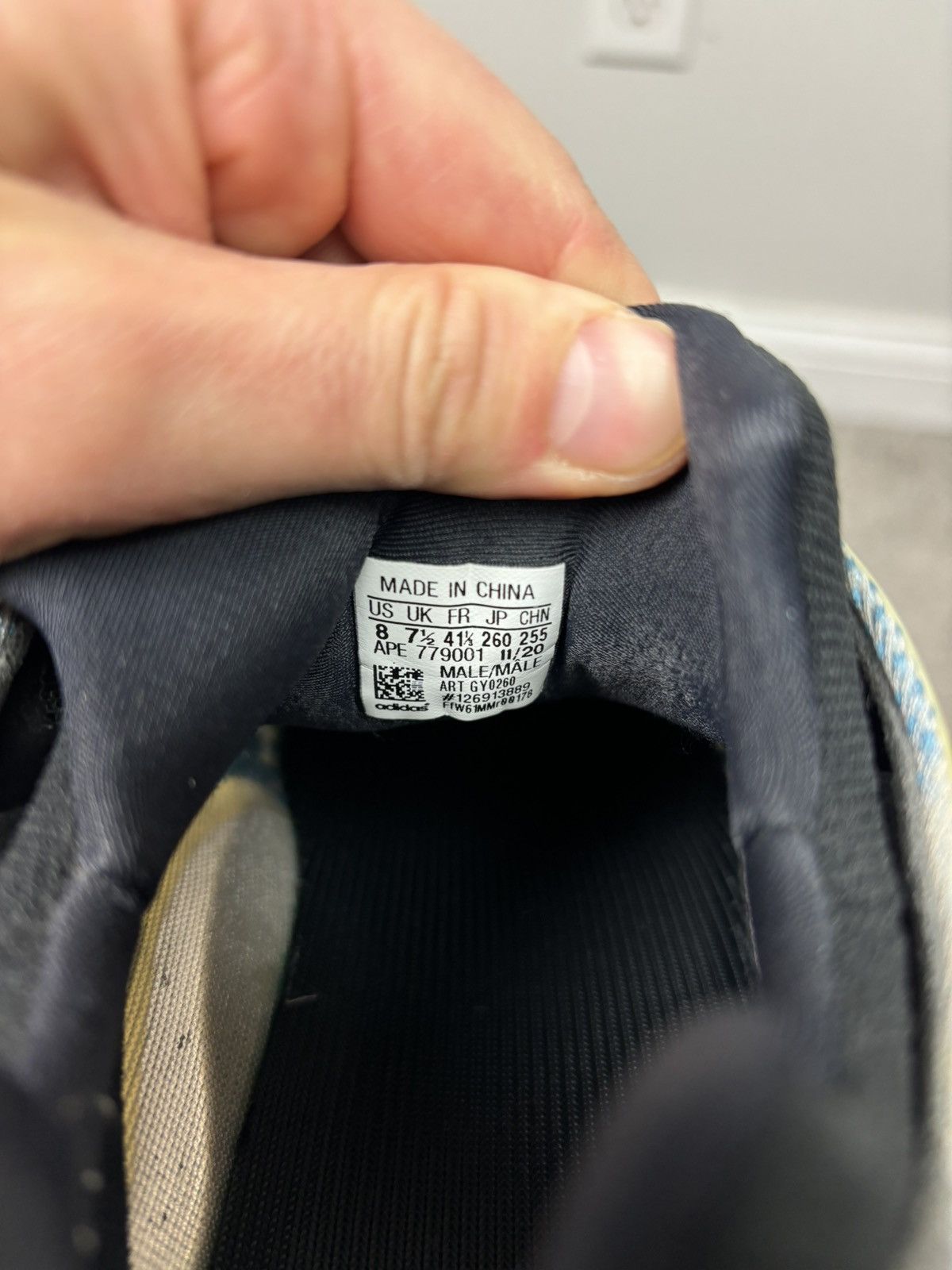 Adidas Adidas yeezy 700 v3 kyanite Size US 8 / EU 41 - 11 Thumbnail