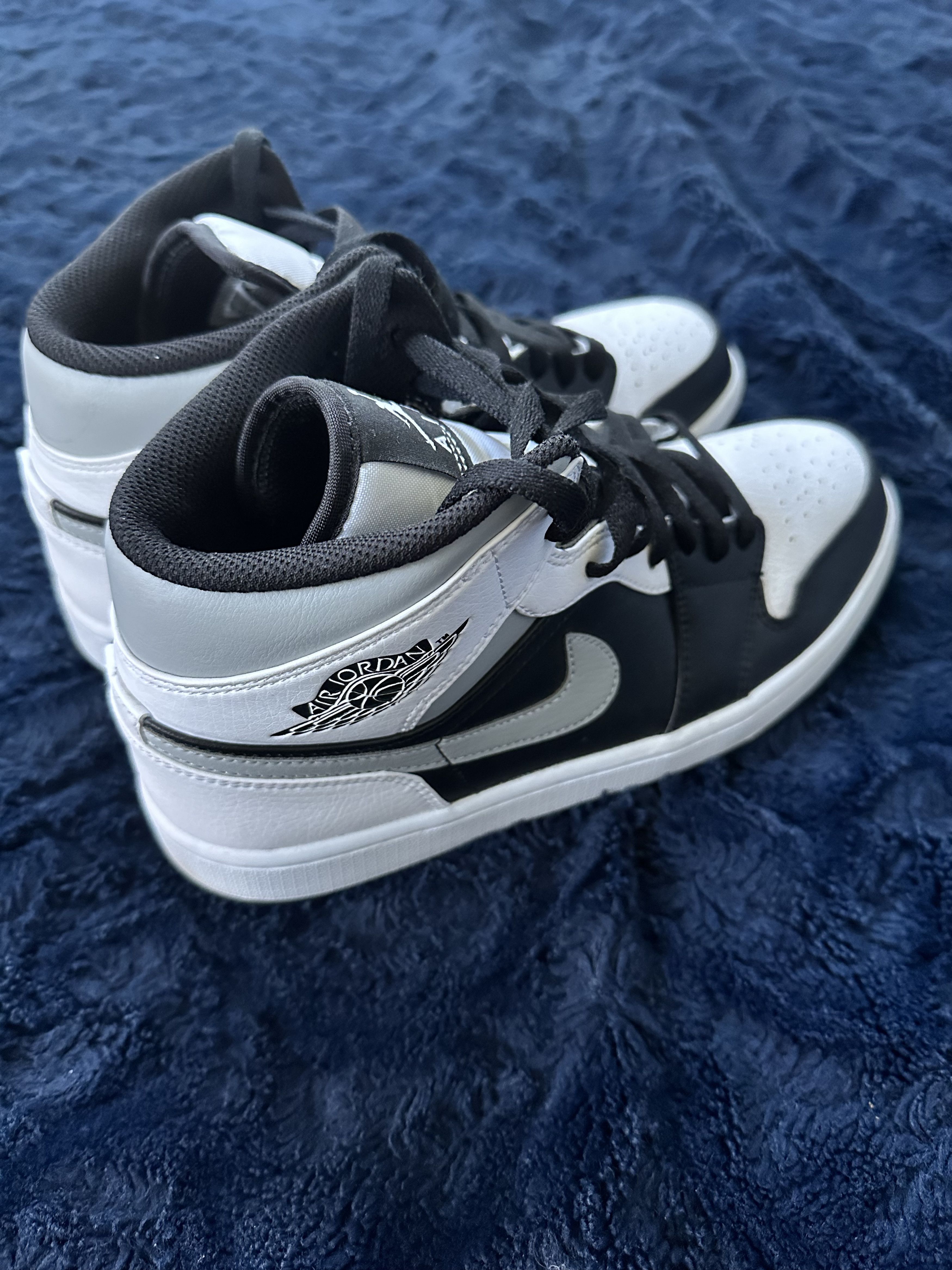 Jordan Brand × Nike Air Jordan 1 Mid Size US 9 / EU 42 - 5 Thumbnail