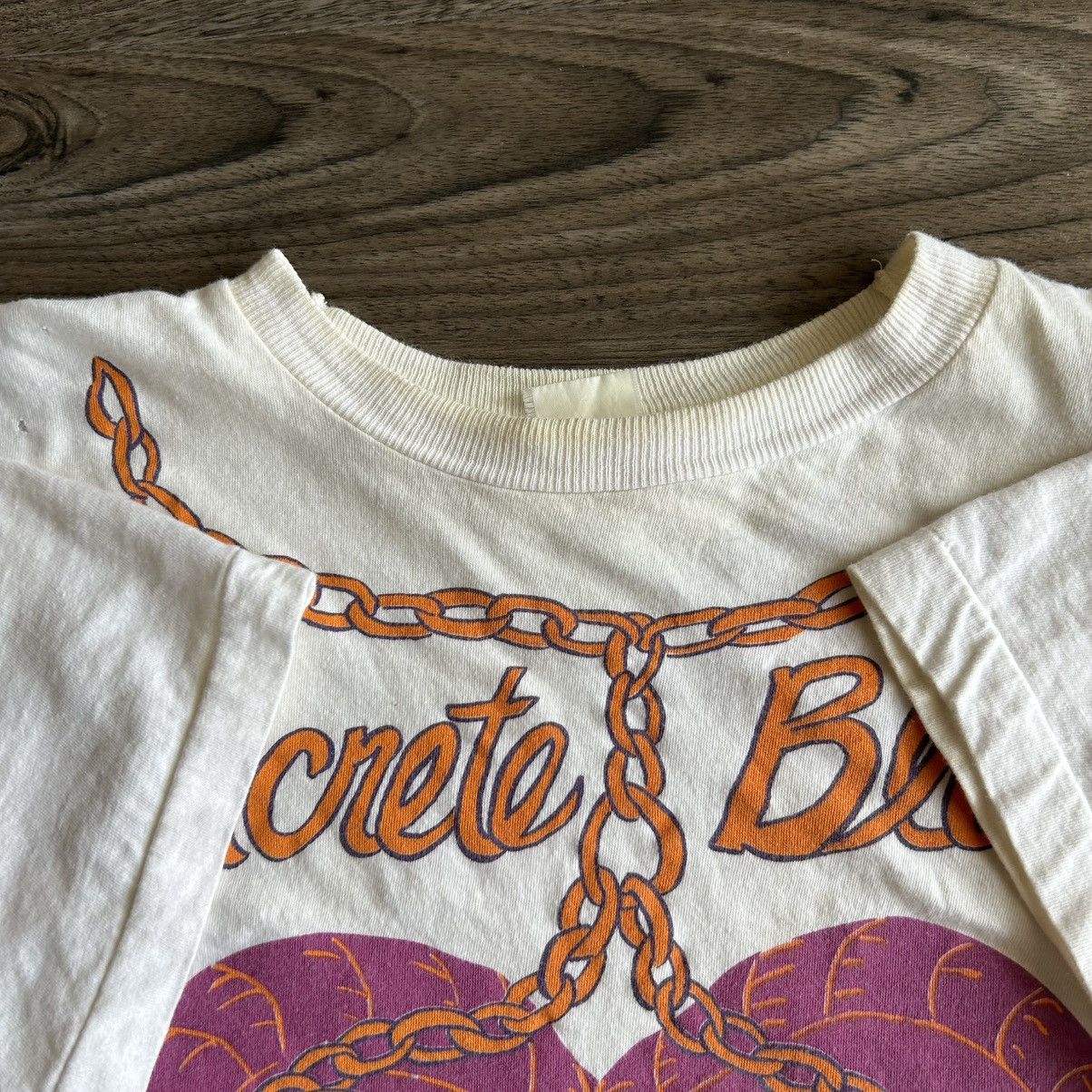 Band Tees 90s Vintage Concrete Blonde Butterfly Heart Chain Band Tee Size US XL / EU 56 / 4 - 3 Thumbnail