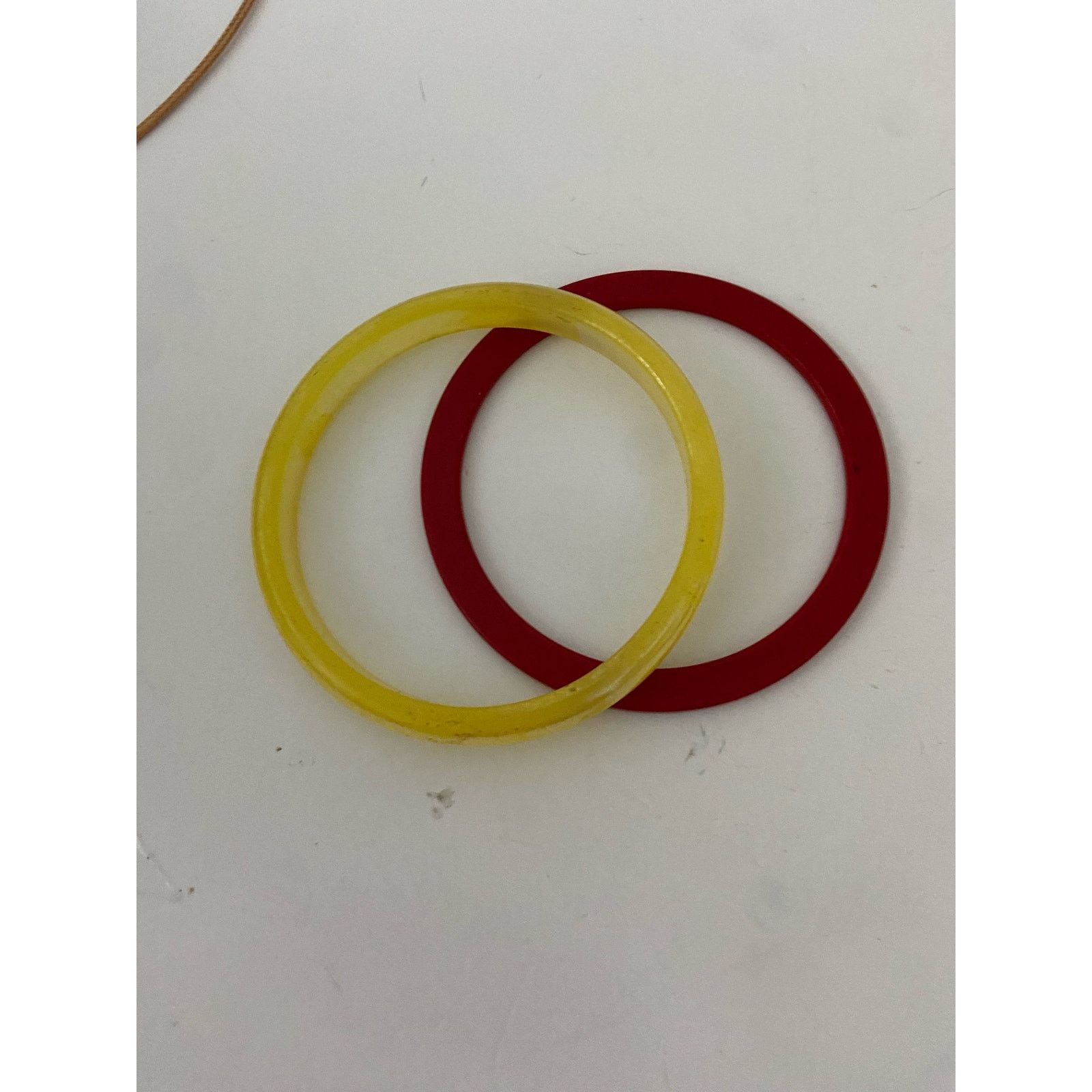 Other Vintage yellow and red bangle bracelets Size ONE SIZE - 3 Thumbnail