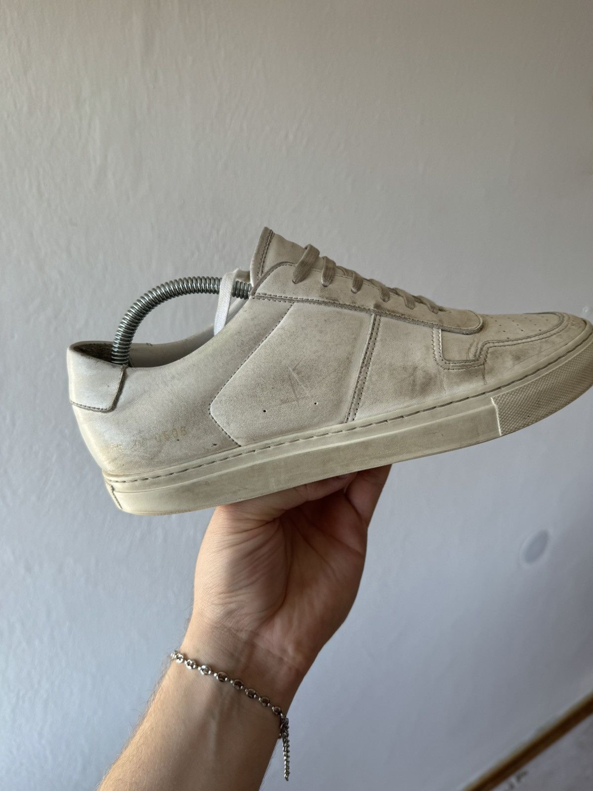 Common Projects Common Projects Bball Distressed Low Leather Sneakers Size US 7 / EU 40 - 13 Thumbnail