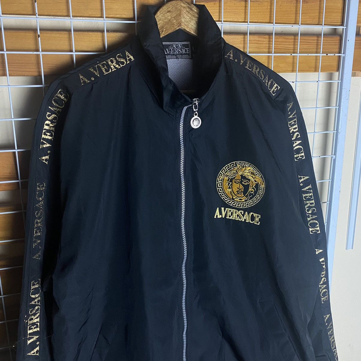Vintage Vintage A.V. VERSACE Hoodie big logo MADUSA nice designer Size US L / EU 52-54 / 3 - 3 Thumbnail