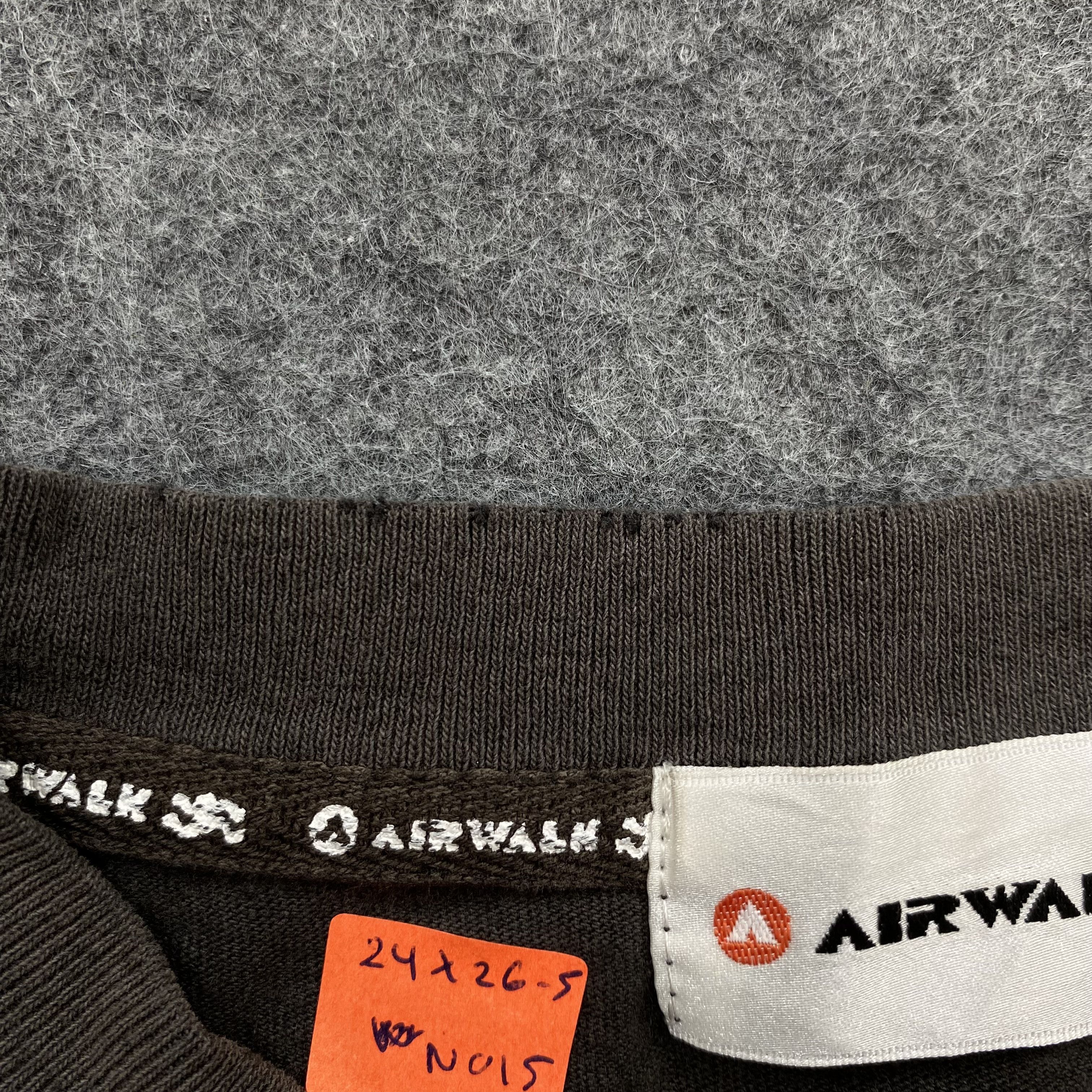 Vintage Vintage Airwalk Long Sleeve Distressed Tshirt-N015 Size US M / EU 48-50 / 2 - 5 Thumbnail