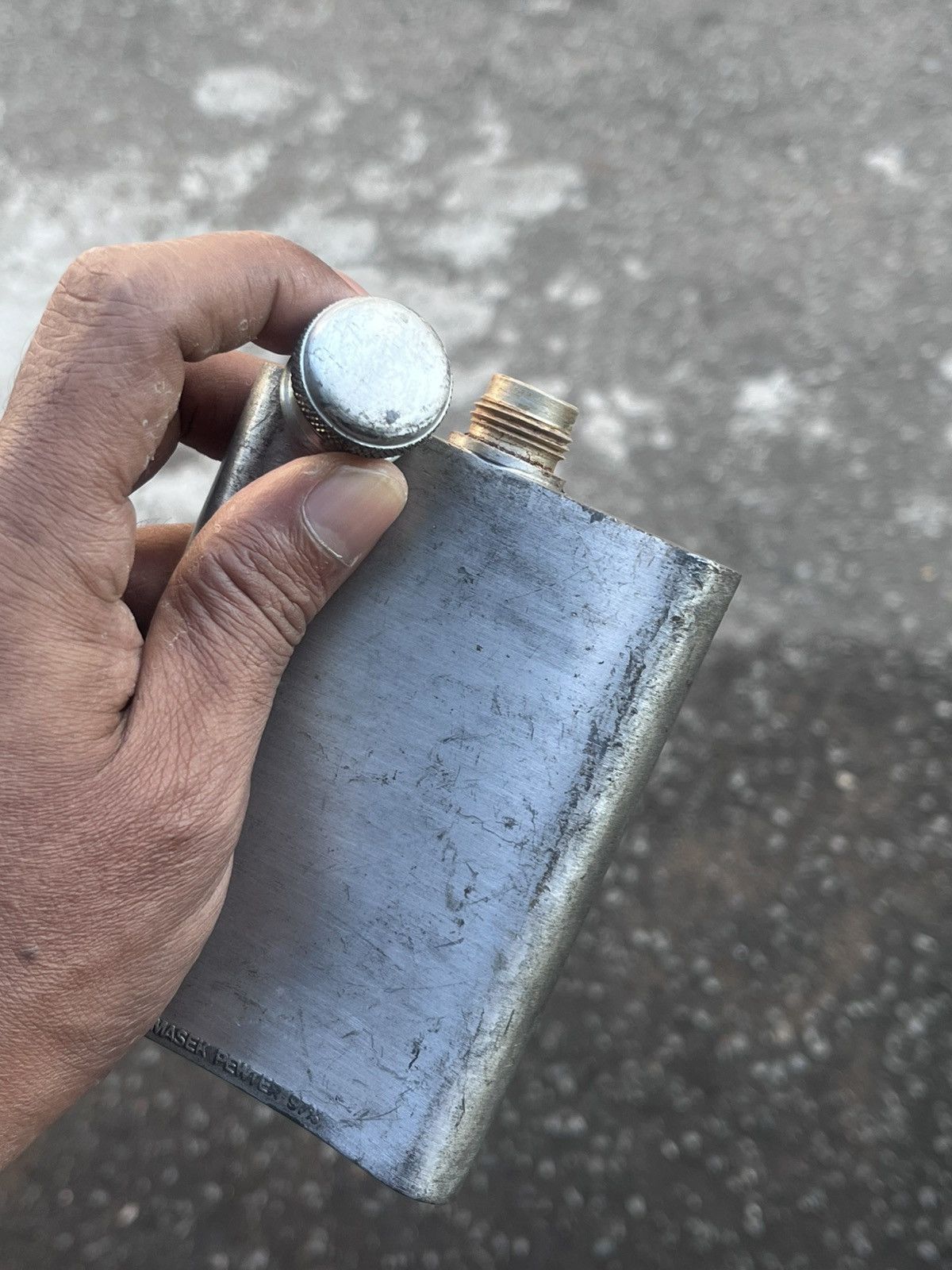 Japanese Brand Vintage Tumasek Pewter 97% Hip Flask Floral Relief Design Size ONE SIZE - 9 Thumbnail