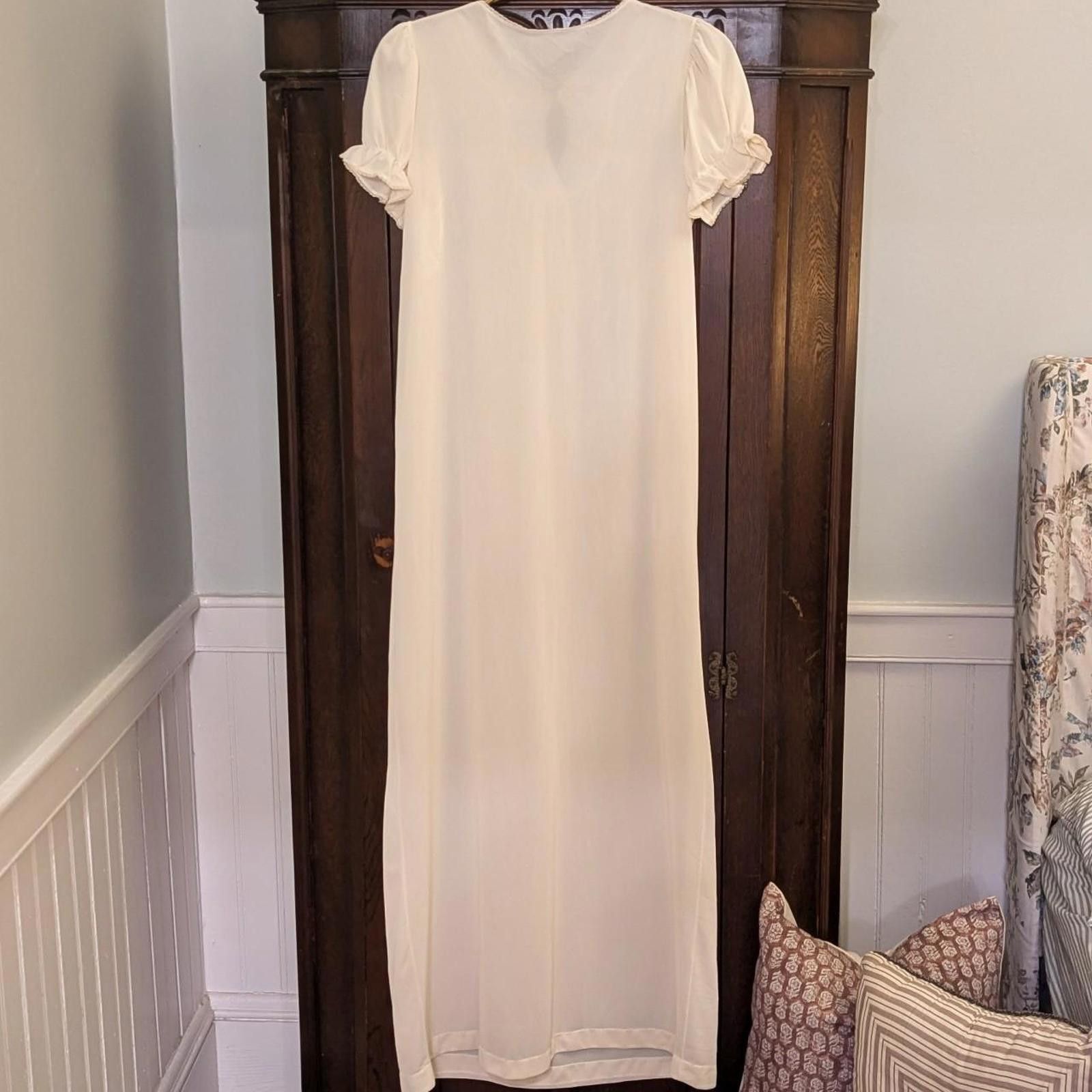 Other Vintage DREAM AWAY Cream Gown Size ONE SIZE - 6 Thumbnail