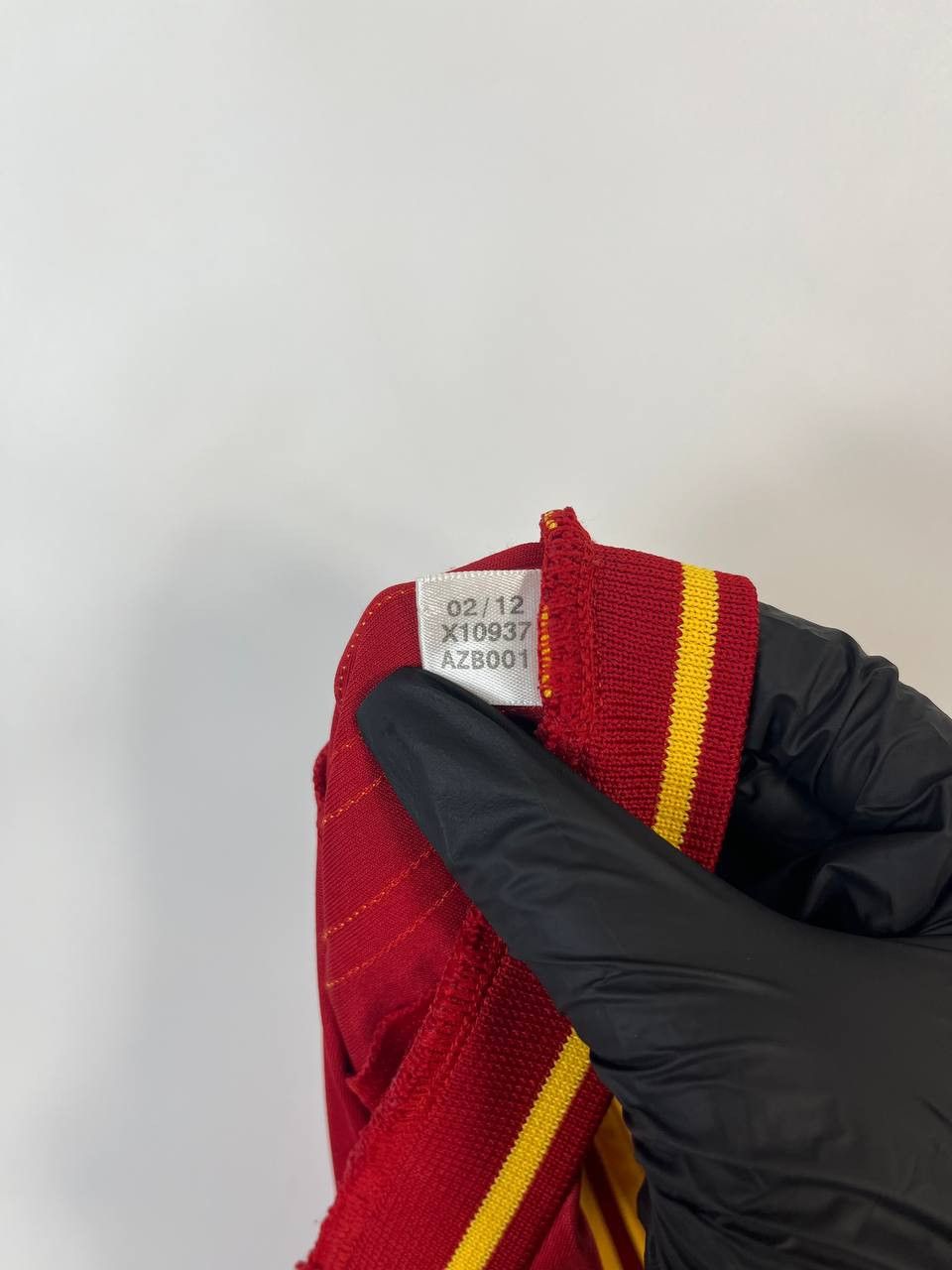 Adidas SPAIN 2012 2013 HOME SHIRT FOOTBALL ADIDAS X10937 SIZE M Size US M / EU 48-50 / 2 - 5 Thumbnail