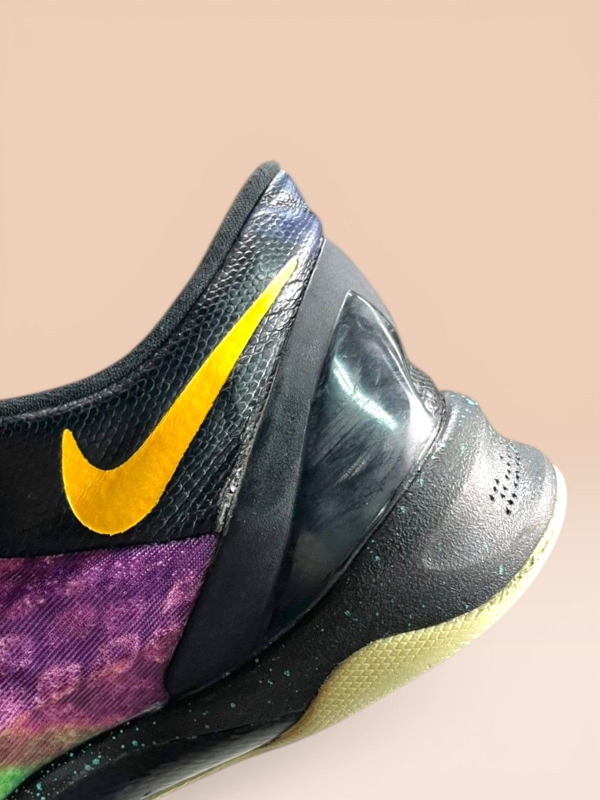 Nike NIKE Kobe 8 System "EASTER" Size US 8 / EU 41 - 16 Thumbnail