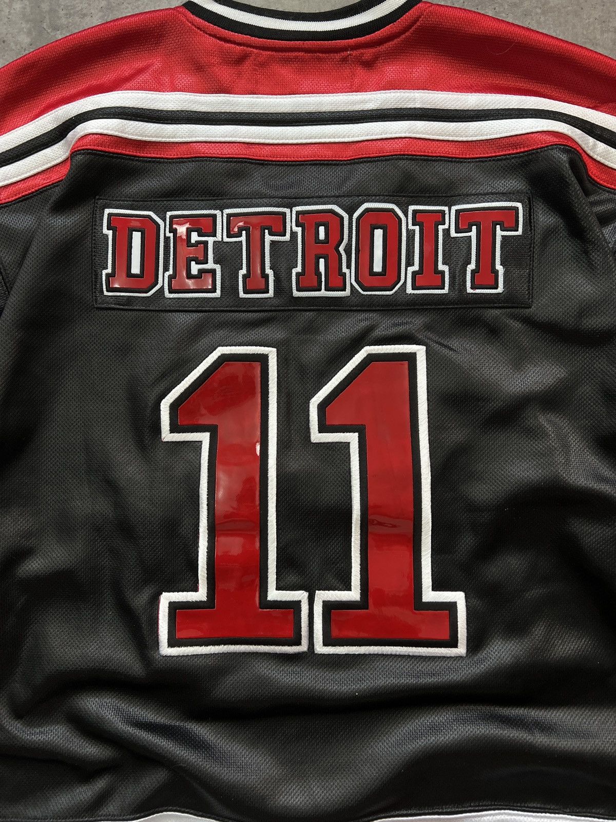 Vintage 🚨VERY RARE🚨NYC 212 HOKEY DETROIT 11 TEE VTG 2000s Y2K Size US XL / EU 56 / 4 - 6 Thumbnail