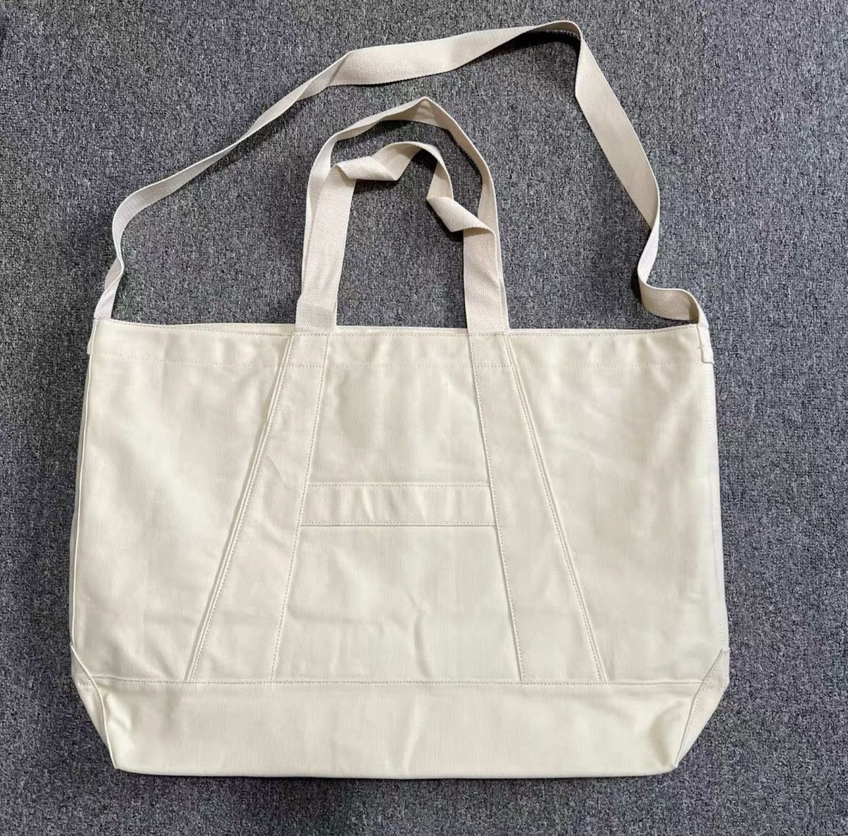 Honor the Gift Honor The Gift Large Tote / Shoulder / Crossbody Bag Size ONE SIZE - 3 Thumbnail