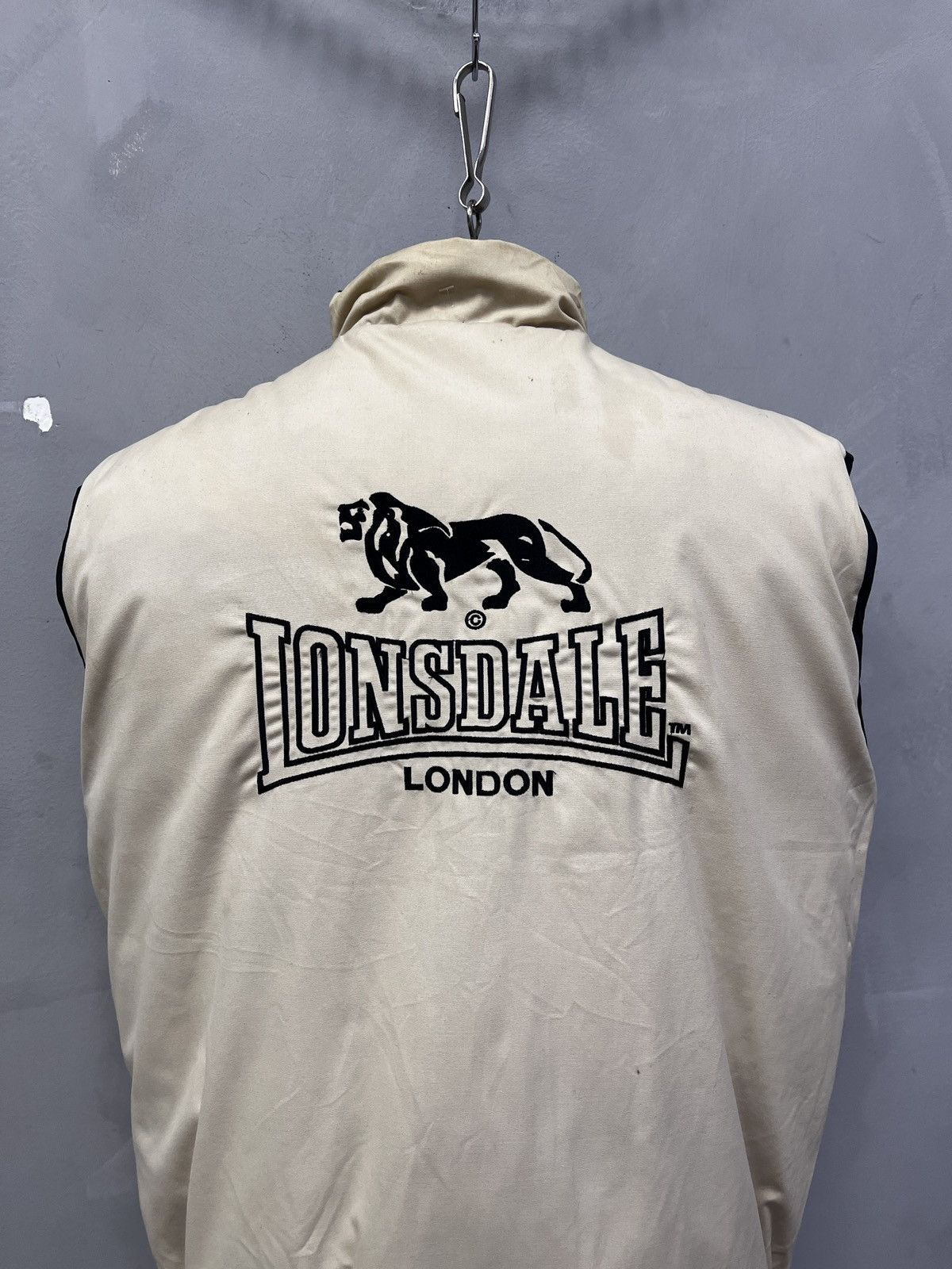 Lonsdale Vintage Vest Lonsdale Beige Zip retro style Y2K Reversible Size US L / EU 52-54 / 3 - 7 Thumbnail