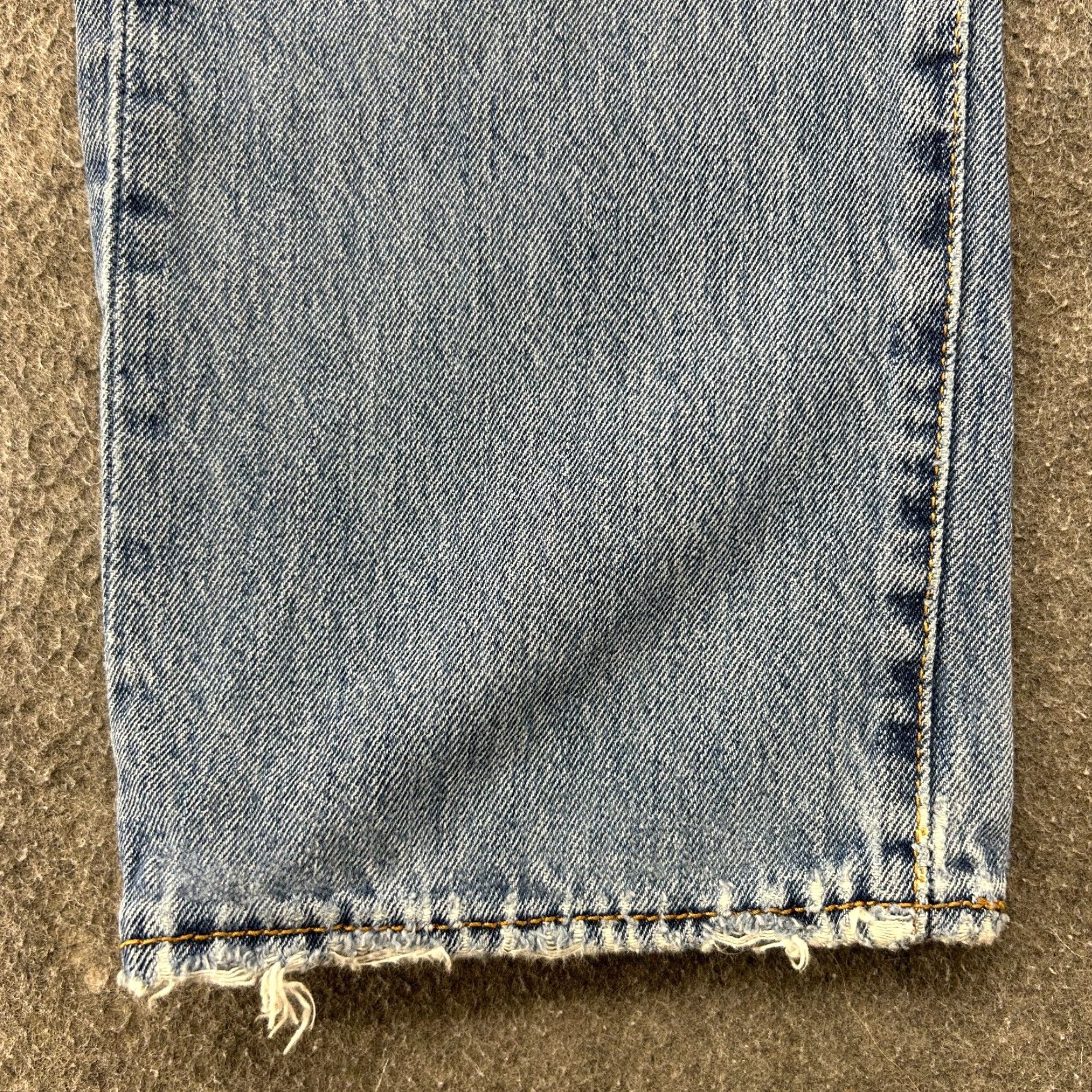 Levi's VINTAGE Levi's 501 Jeans Mens 34x29 Blue Straight Denim Distressed Regular 90s Cowboy USA Mens Size US 34 / EU 50 - 5 Thumbnail