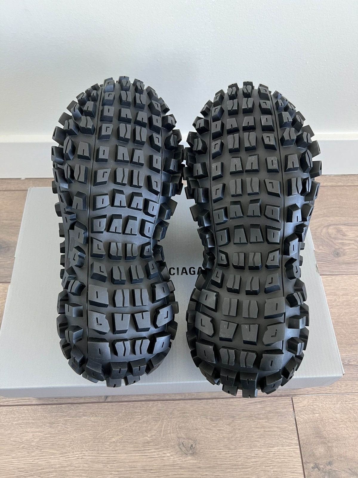 Balenciaga Balenciaga Defender Bouncer Clog 46 Size US 13 / EU 46 - 12 Thumbnail