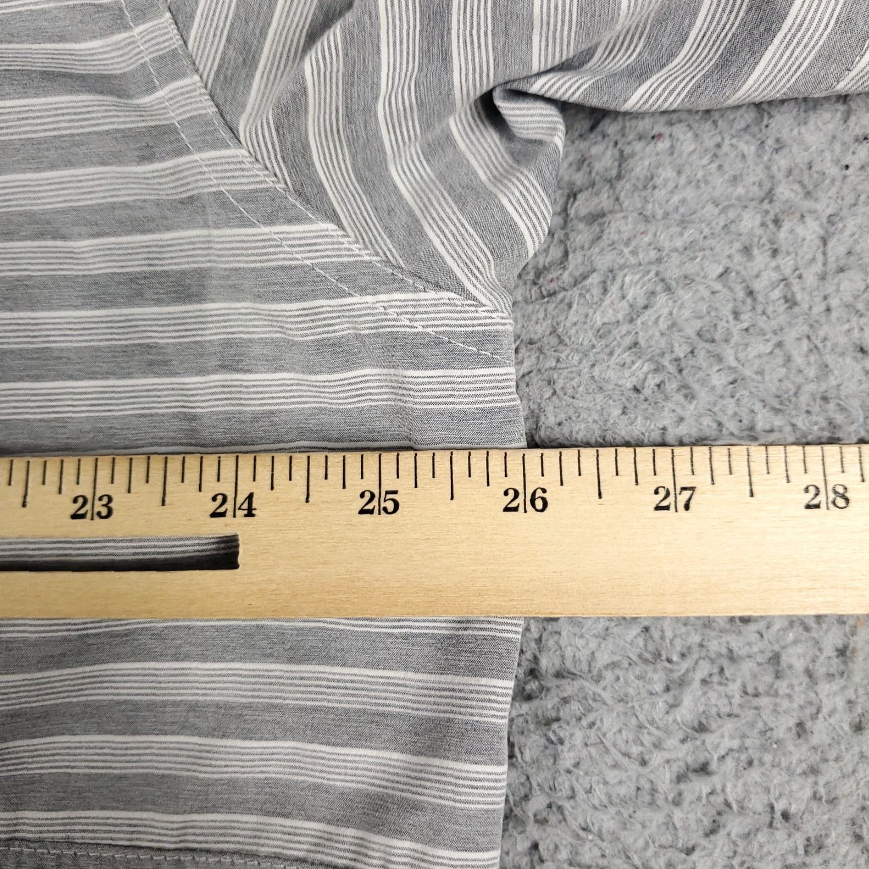 Vintage Columbia Shirt Mens XL Gray Striped Vented Button-Up Short Sleeve Size US XL / EU 56 / 4 - 6 Thumbnail