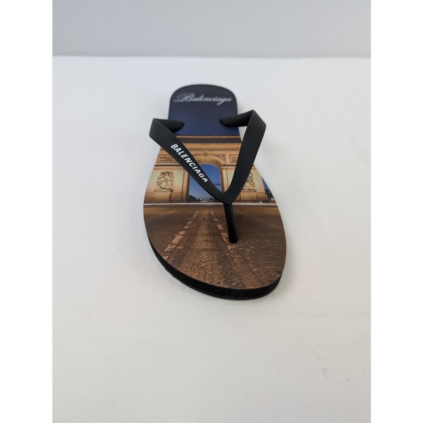 Balenciaga o1rshd1 Souvenir Thong TPU Monument Print Slipper in Arc Size US 9 / EU 42 - 9 Thumbnail