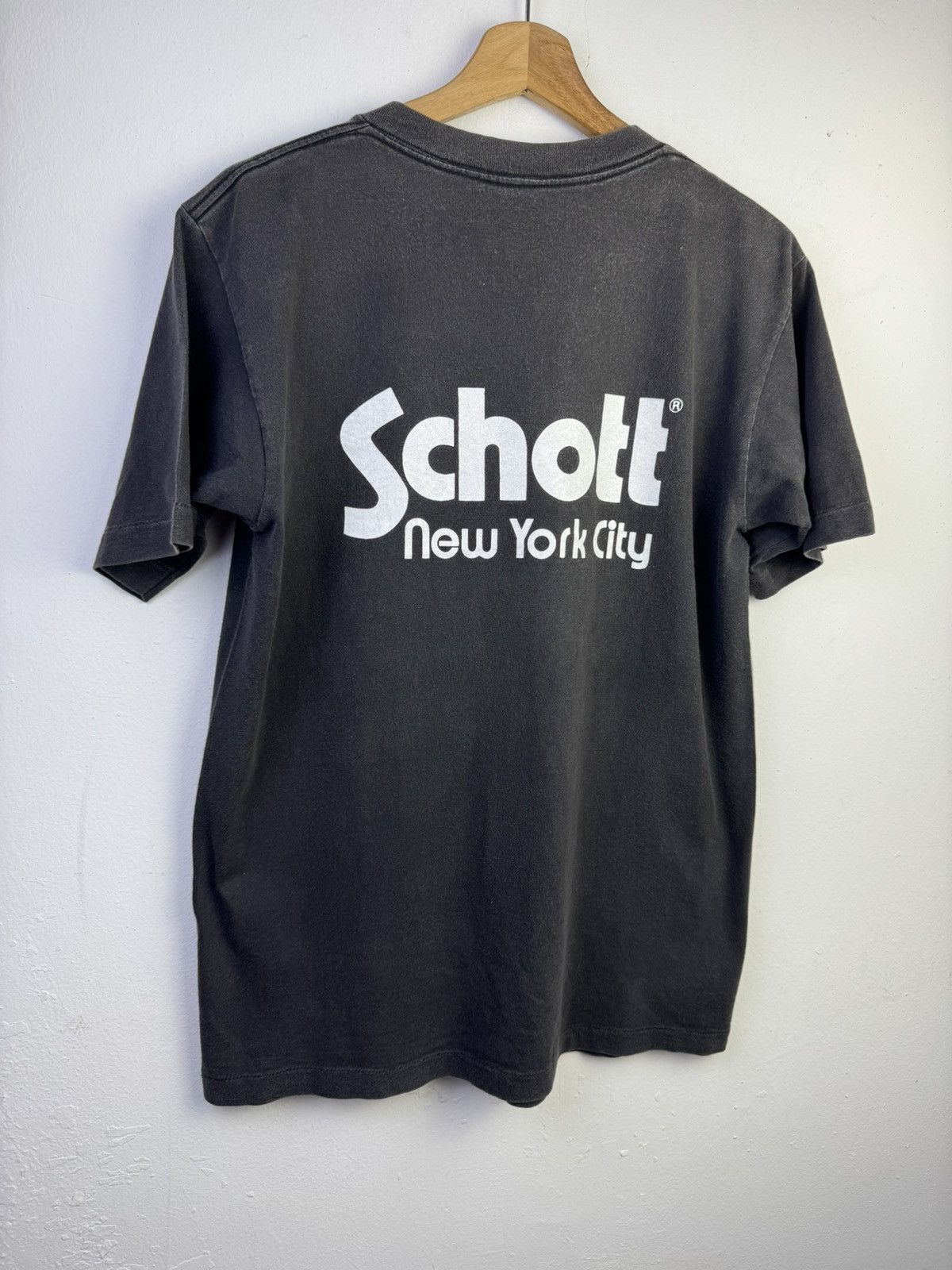 Schott vintage 90s Schott NYC graphic tee in black cotton. Size US M / EU 48-50 / 2 - 5 Thumbnail