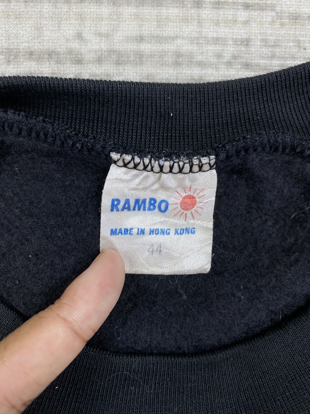 Vintage Vintage 80s Rambo Rare Dragon Printed Sweatshirt Size US M / EU 48-50 / 2 - 6 Thumbnail