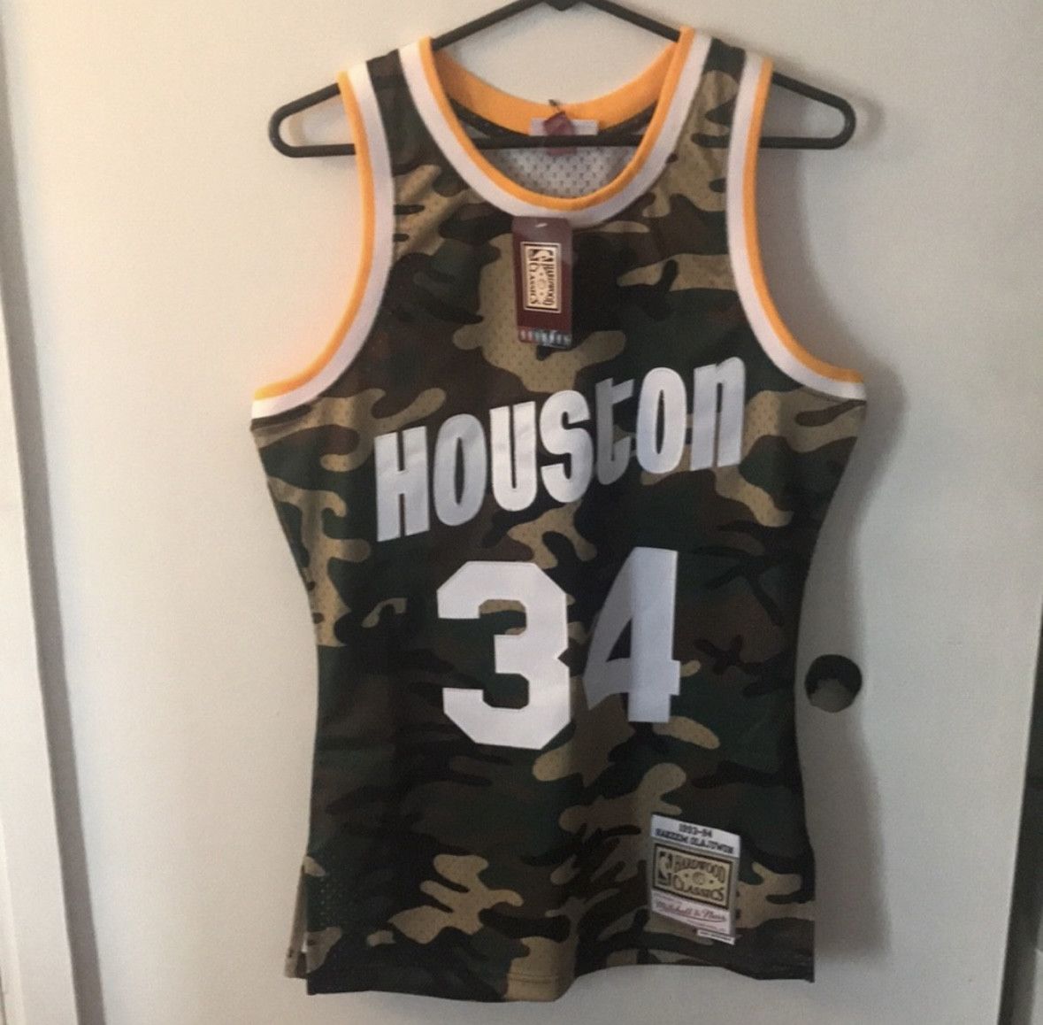 Mitchell & Ness Hakeem Olajuwon Houston Rockets Camo Jersey Size US S / EU 44-46 / 1 - 1 Thumbnail