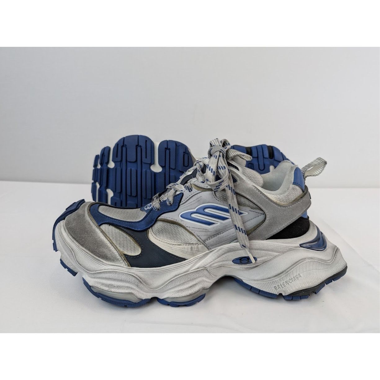 Balenciaga o1rshd1 Suede Mesh Cargo Sneakers in Grey/White/Blue Size US 10 / EU 43 - 13 Thumbnail