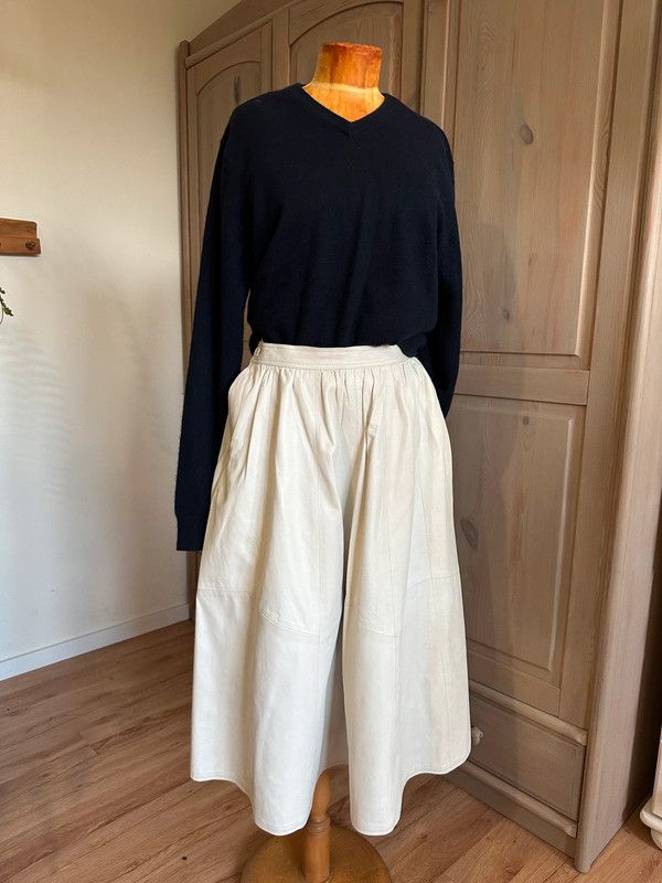 Uniqlo 100% Cashmere sweater Size M / US 6-8 / IT 42-44 - 2 Thumbnail