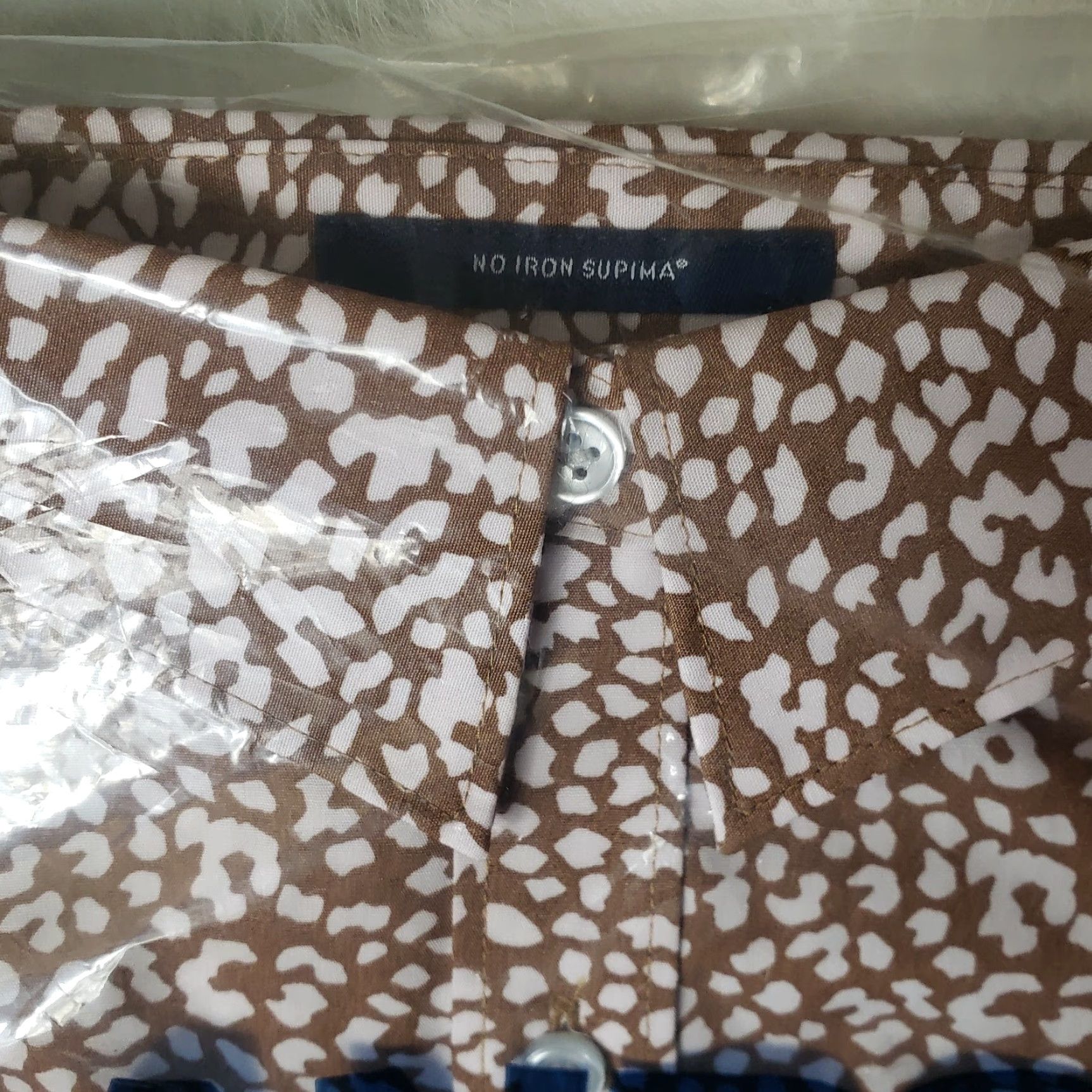 Lands' End VINTAGE Lands' End Petite No Iron Supima Cotton Long Sleeve Shirt-Size 14P BeIGe Leopard Button-Up Women 14P Wool? Size XL / US 12-14 / IT 48-50 - 3 Thumbnail