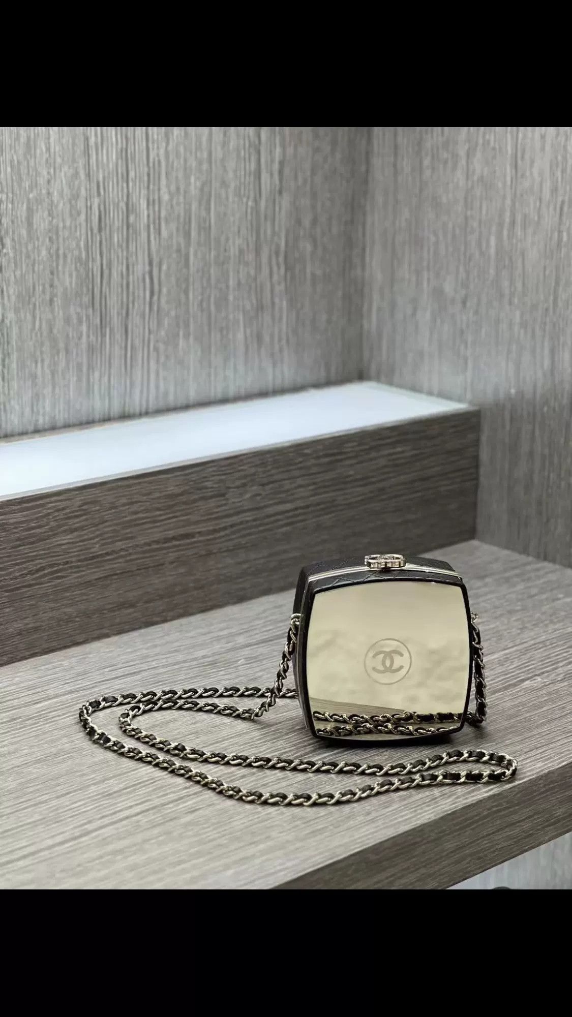 Chanel Chanel Mini Gold Accessory Bag Size ONE SIZE - 1 Thumbnail