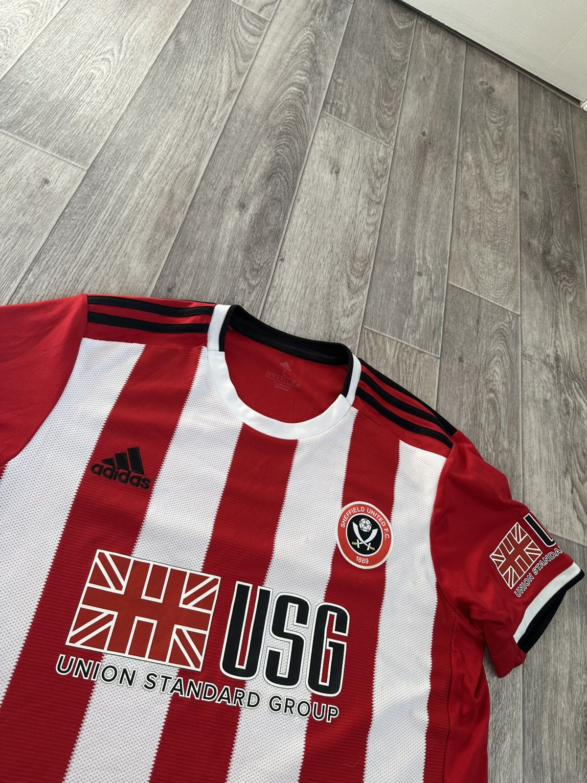 Adidas Vintage Adidas Sheffield United Home Tee T-Shirt white red Size US L / EU 52-54 / 3 - 6 Thumbnail