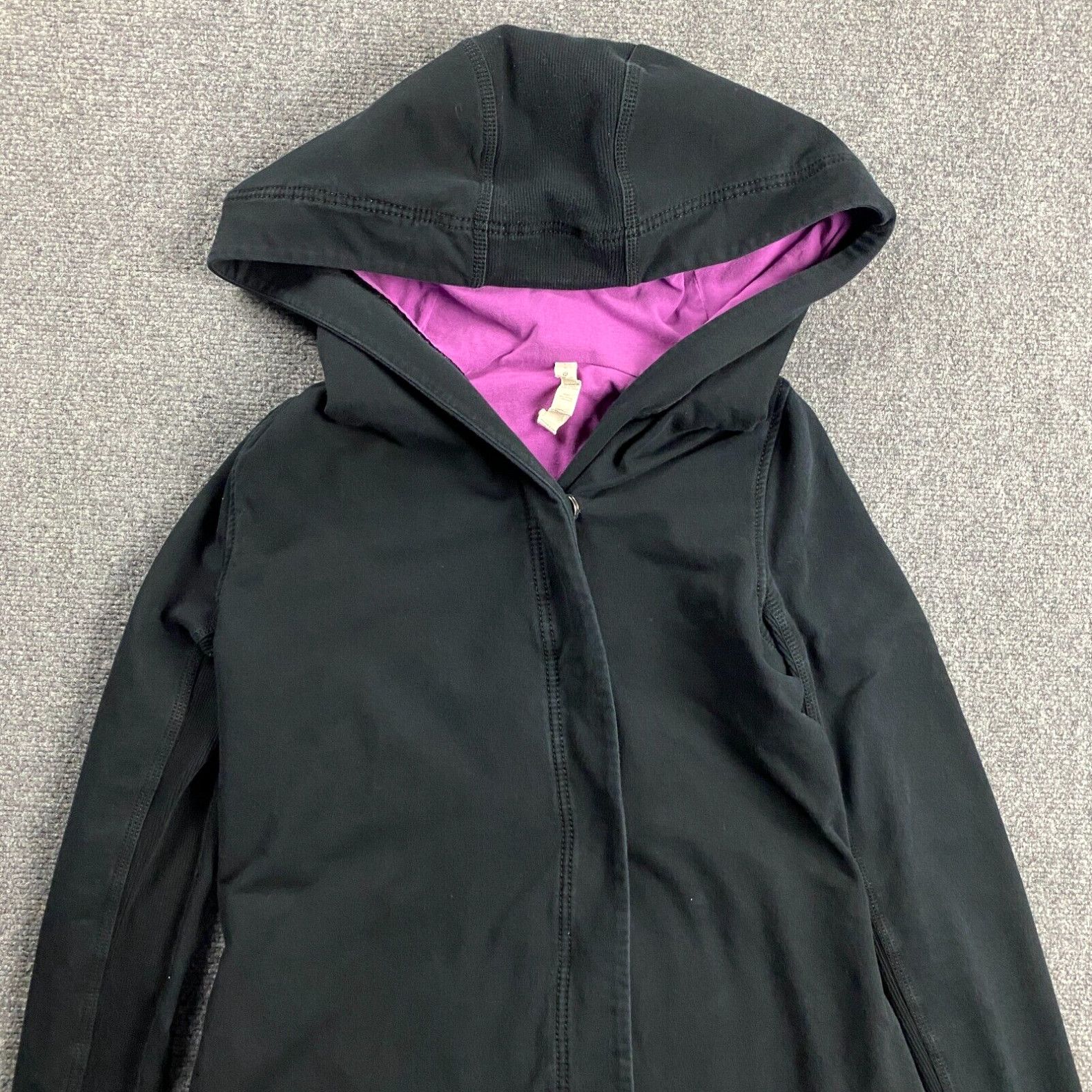 Lululemon LuluLemon Awareness Wrap 6 Black Purple Hooded Sacada a Gratitude Jacket Ombre Size ONE SIZE - 2 Preview