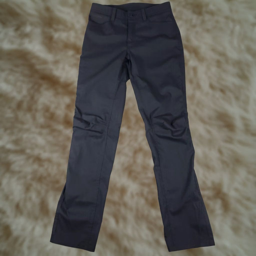Under Armour Under Armour Pants Mens 30x34 Chino Flat Front 5 Pocket Gray Blue Workwear Casual Dress Trousers Regular Rise Mid Size US 30 / EU 46 - 1 Thumbnail