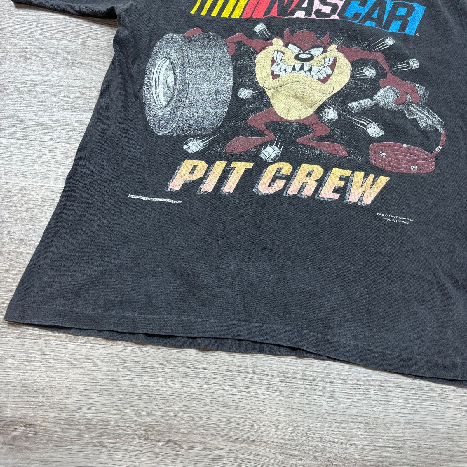 NASCAR × Vintage × Warner Bros VTG 1993 NASCAR Pit Crew Looney Tunes Taz Shirt Large Size US L / EU 52-54 / 3 - 10 Thumbnail