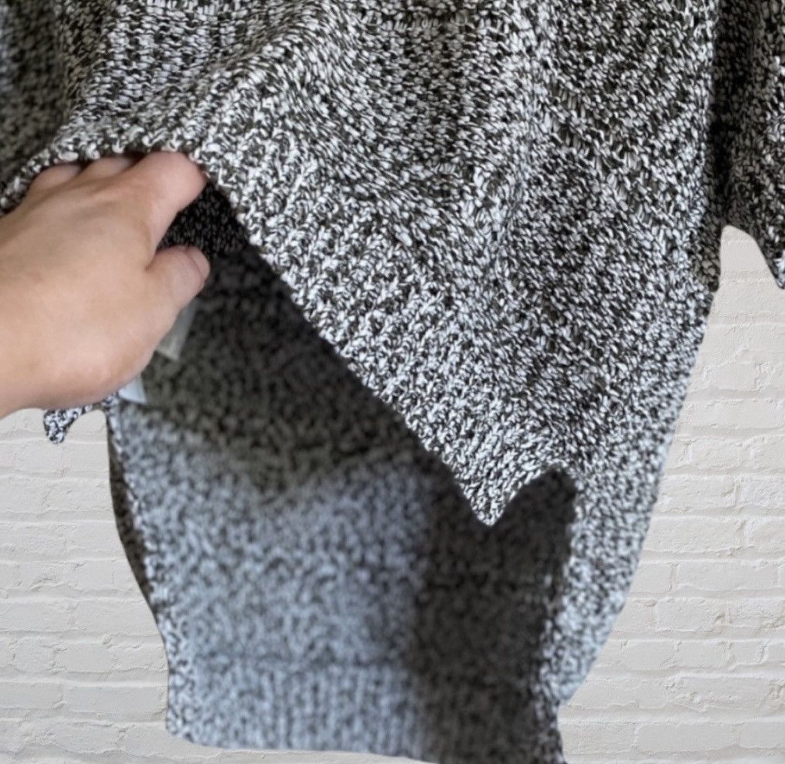 Bcbgmaxazria BCBGMAXAZRIA 3/4 SLEEVE HIGH LOW SWEATER TOP SZ XXS Size XXS / US 00 / IT 34 - 2 Thumbnail