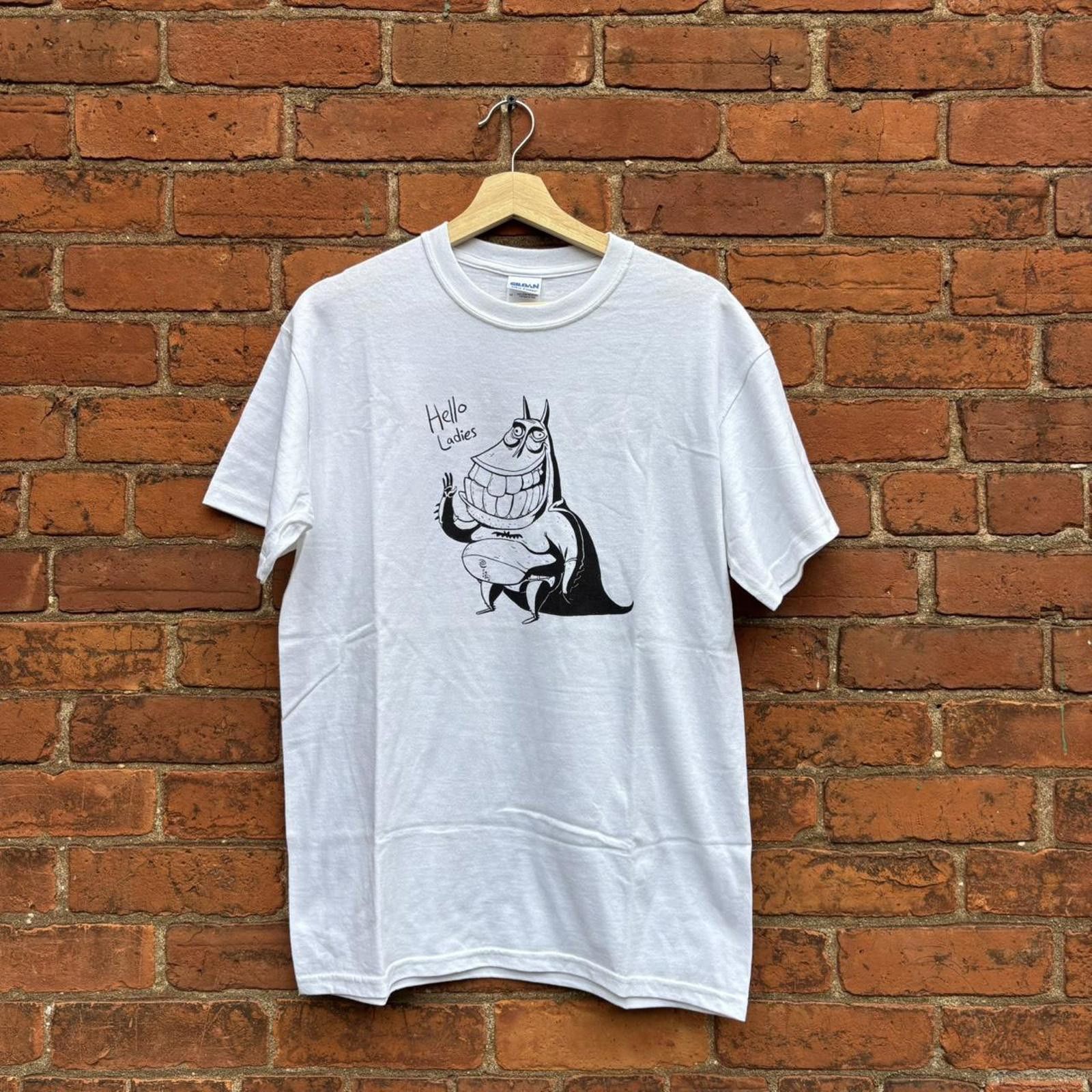Gildan Vintage hello ladies weird art t shirt 00s M batman spoof Size US M / EU 48-50 / 2 - 1 Thumbnail