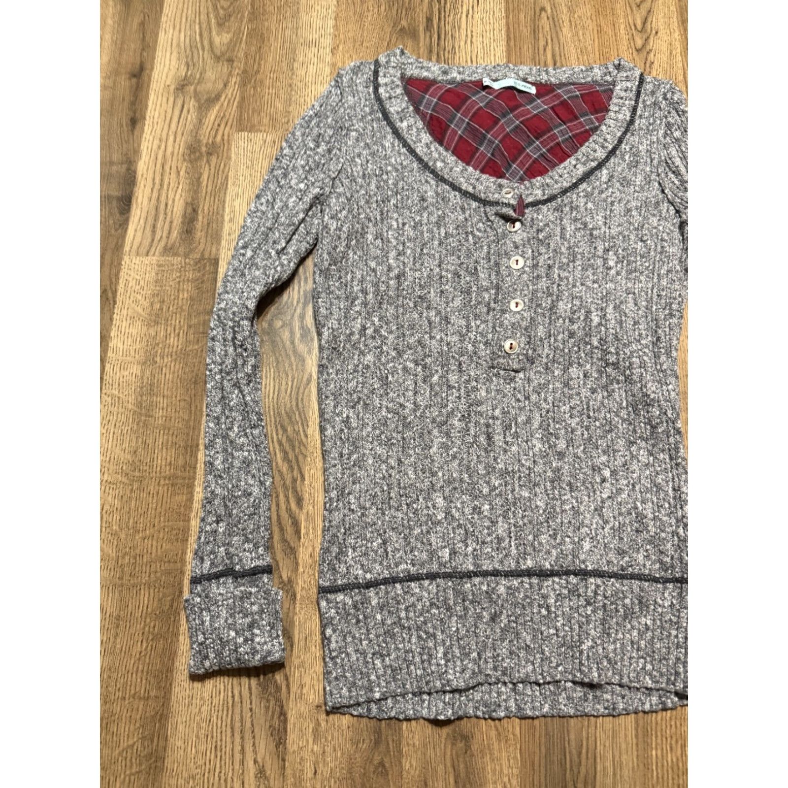 Vintage Maurices Shirt Women's Medium Gray Red Long Sleeve 1/4 Button T-Shirt Casual Modern Basic Vintage: No Size M / US 6-8 / IT 42-44 - 4 Thumbnail