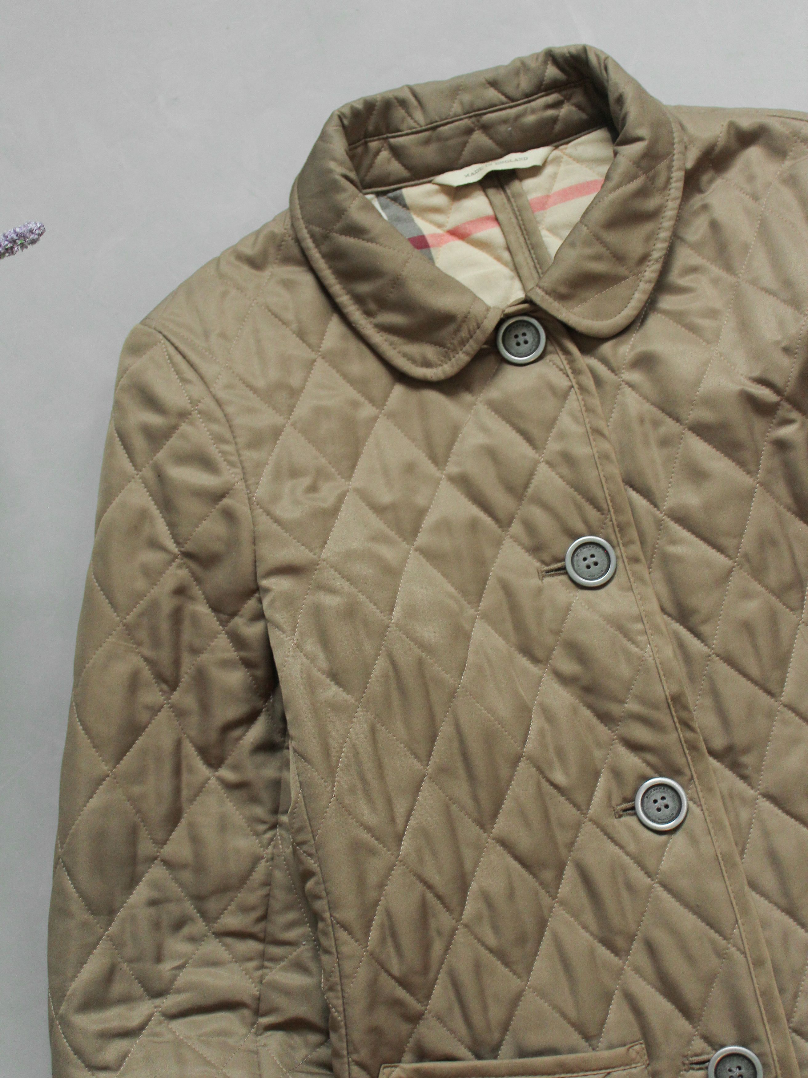 Burberry Beautiful 😍 Burberry Quilted Jacket Womens Beige Nova Check Size S / US 4 / IT 40 - 5 Thumbnail