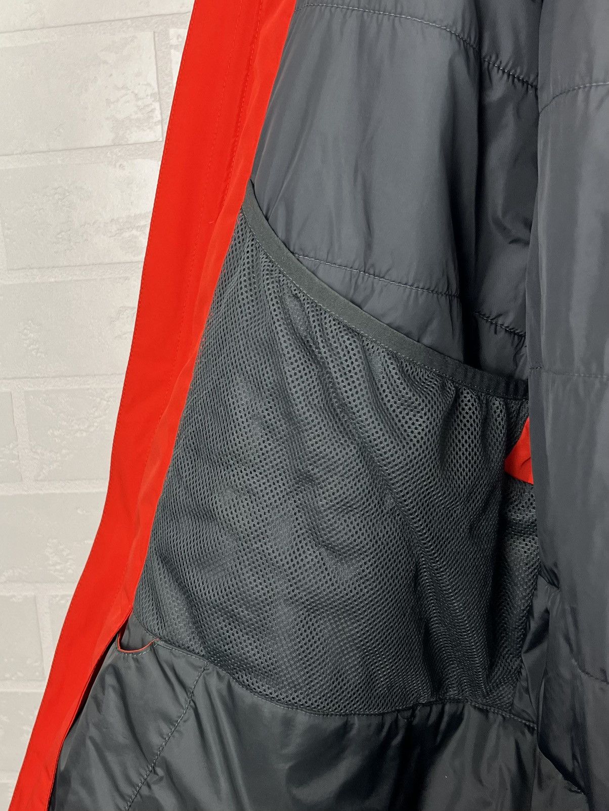 The North Face THE NORTH FACE Ski Jacket DRYVENT Insulated Logo Red Men’s Size US L / EU 52-54 / 3 - 12 Thumbnail
