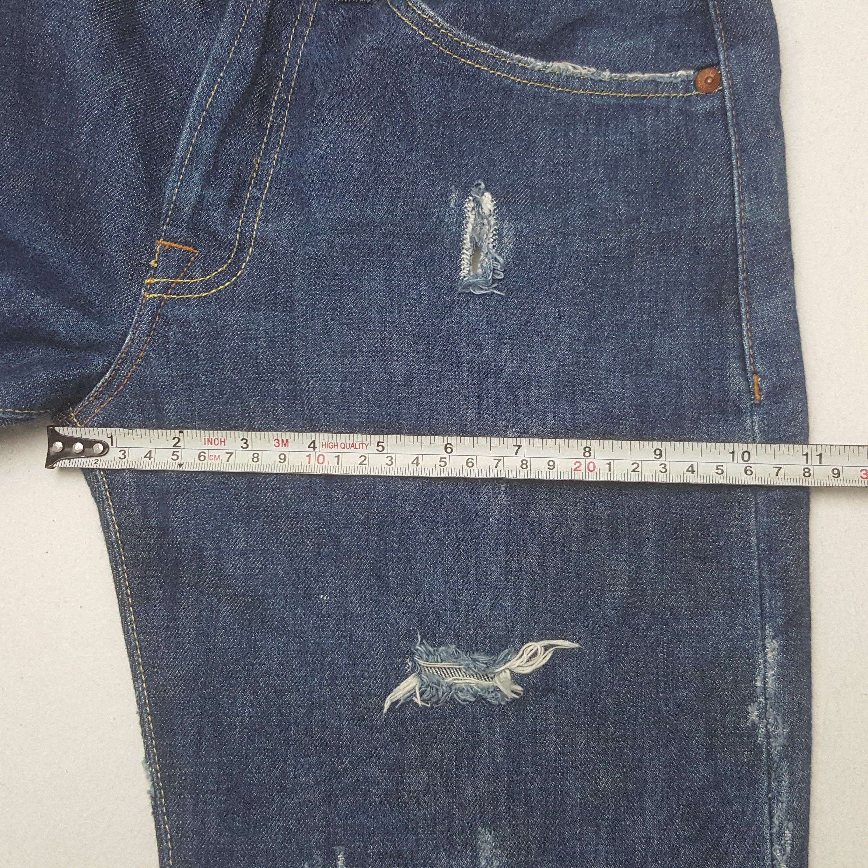 Vintage Vintage Gucci Italian Brand Distressed Shorts Jeans Size US 27 - 10 Thumbnail