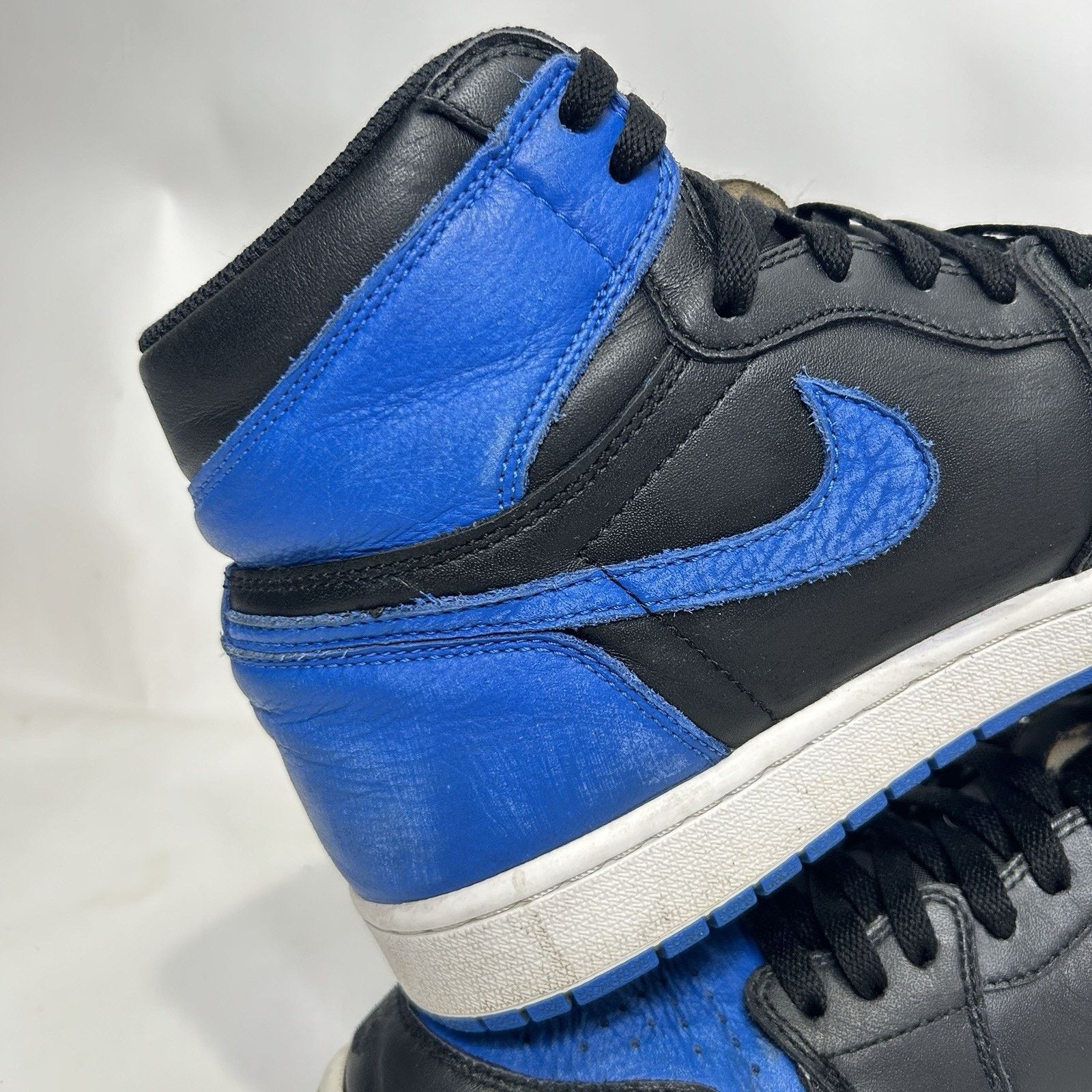 Jordan Brand Nike Air Jordan 1 Retro OG High “Royal” (2017) Size US 10.5 / EU 43-44 - 7 Thumbnail